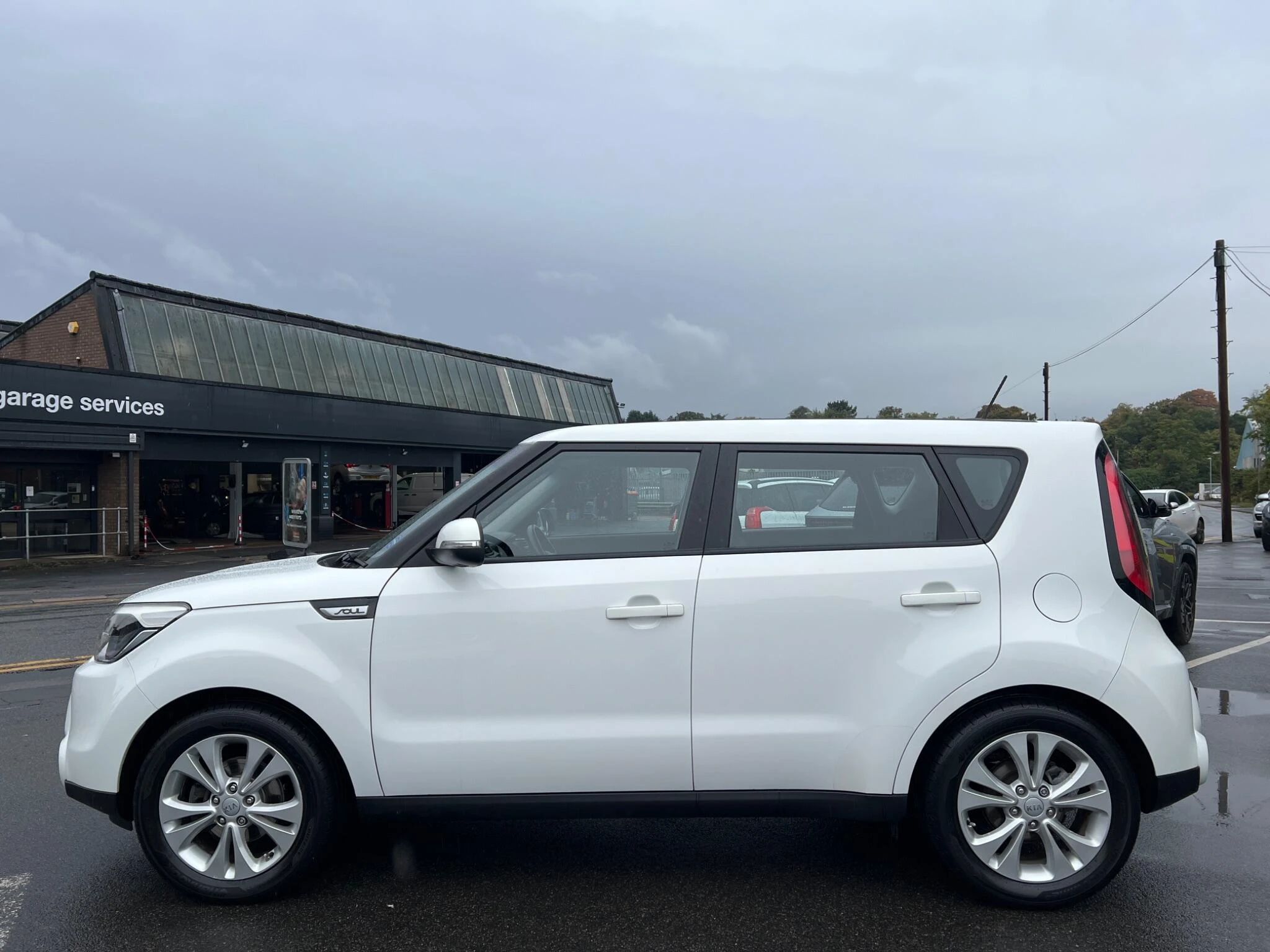 Vehicle image 8