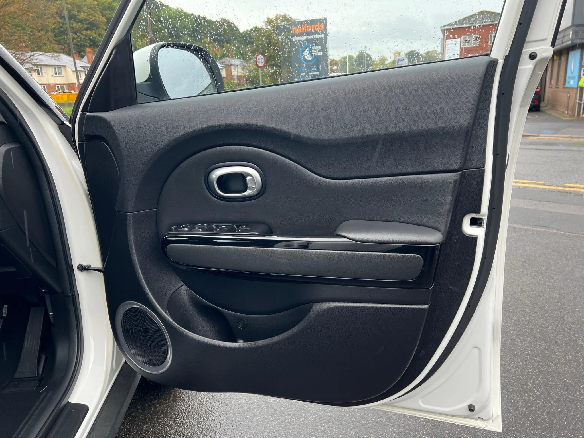 Vehicle image 24
