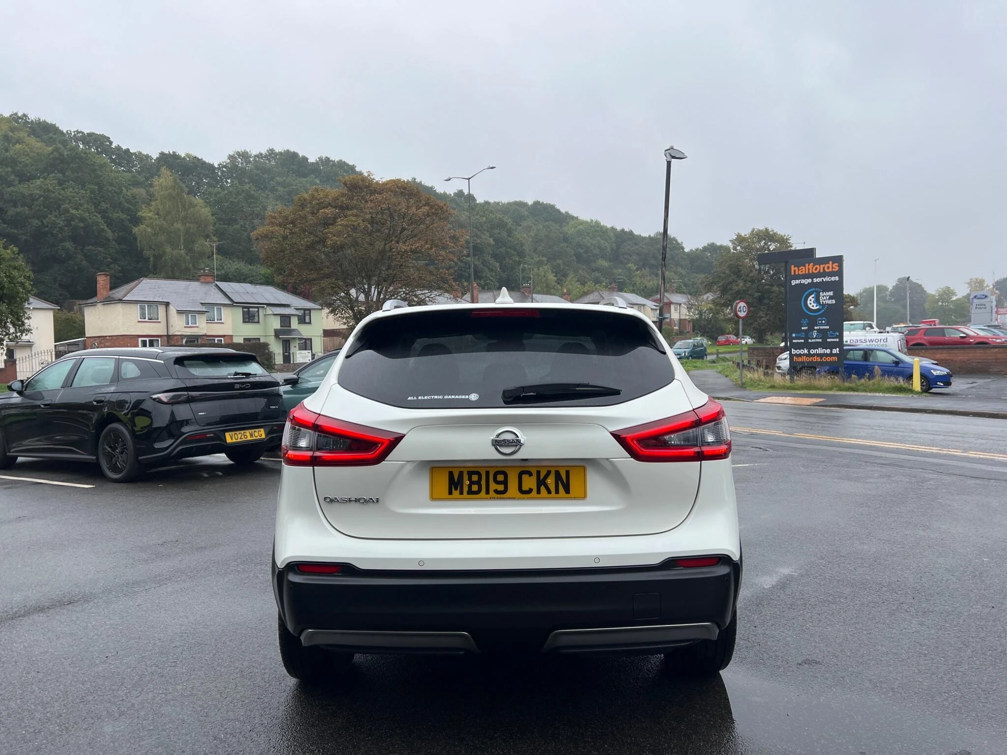 Vehicle image 13