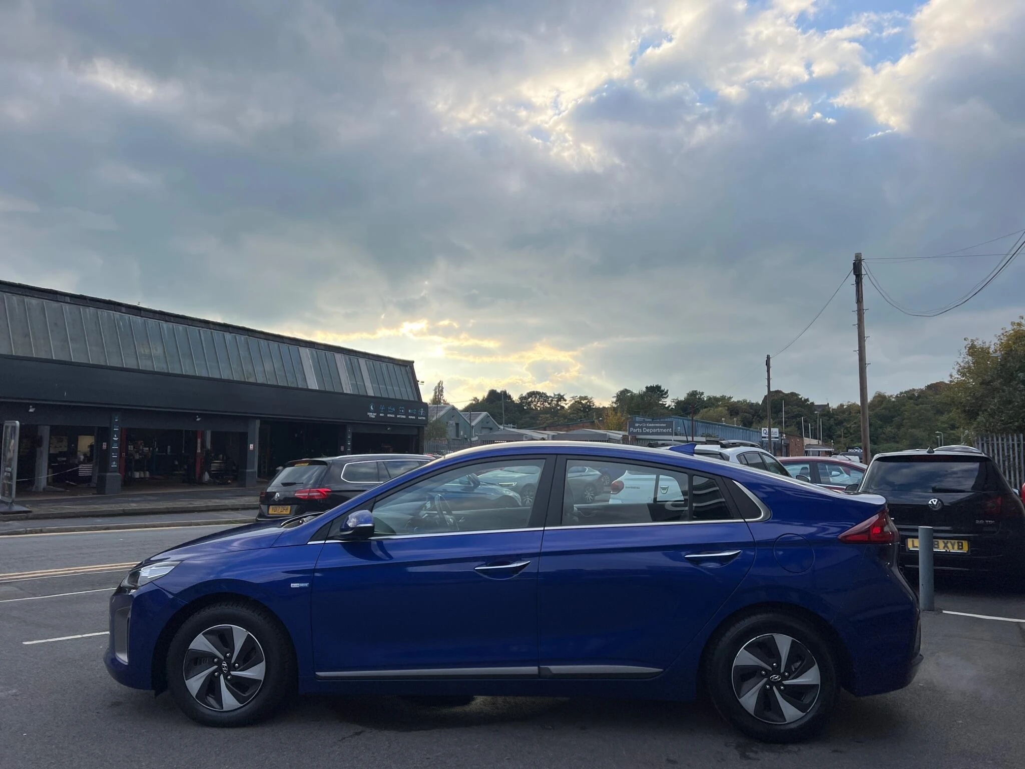 Vehicle image 9
