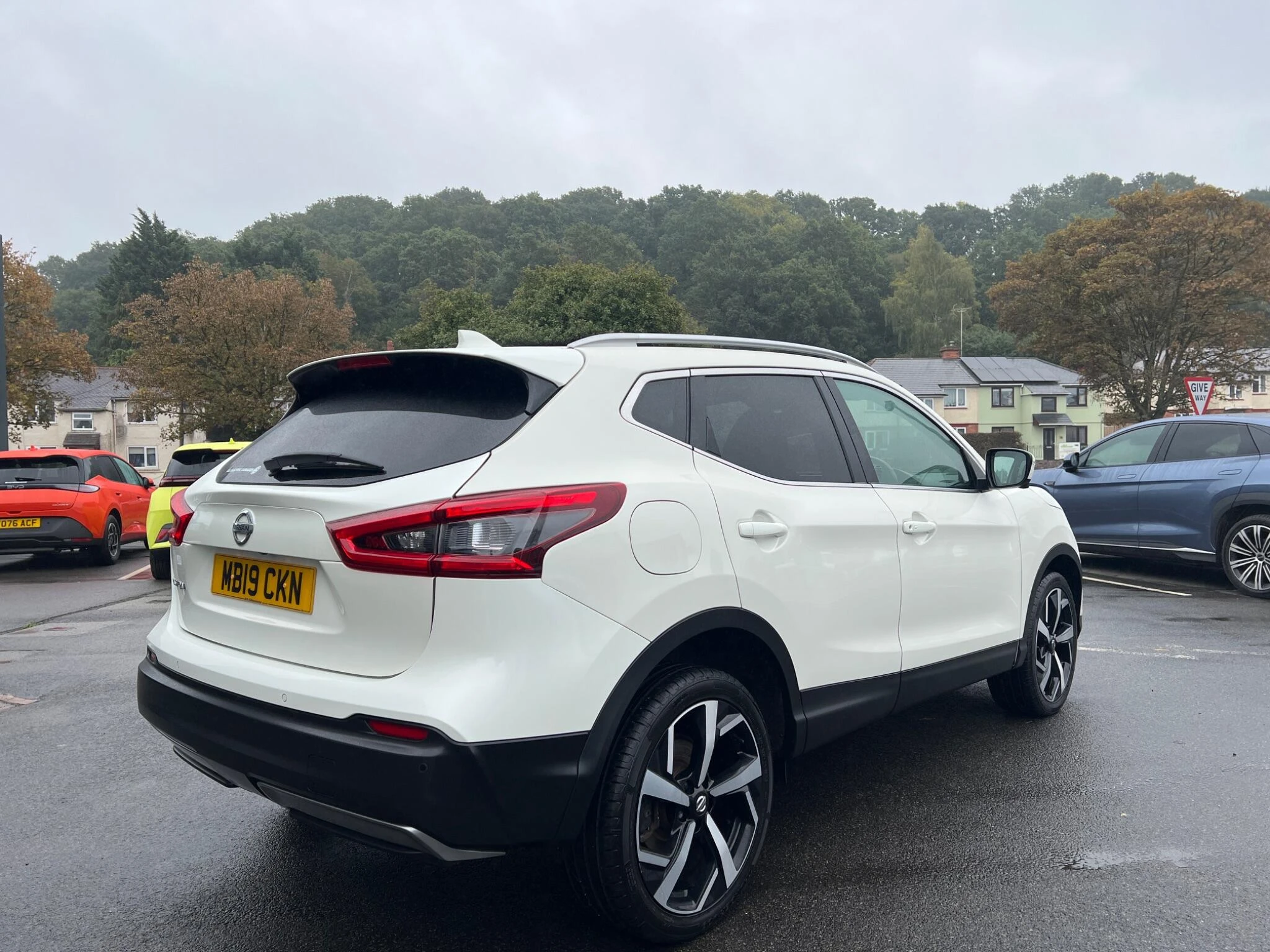 Vehicle image 16