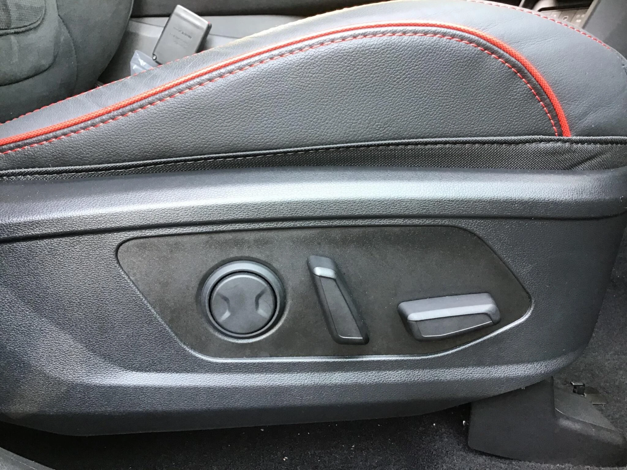 Vehicle image 34