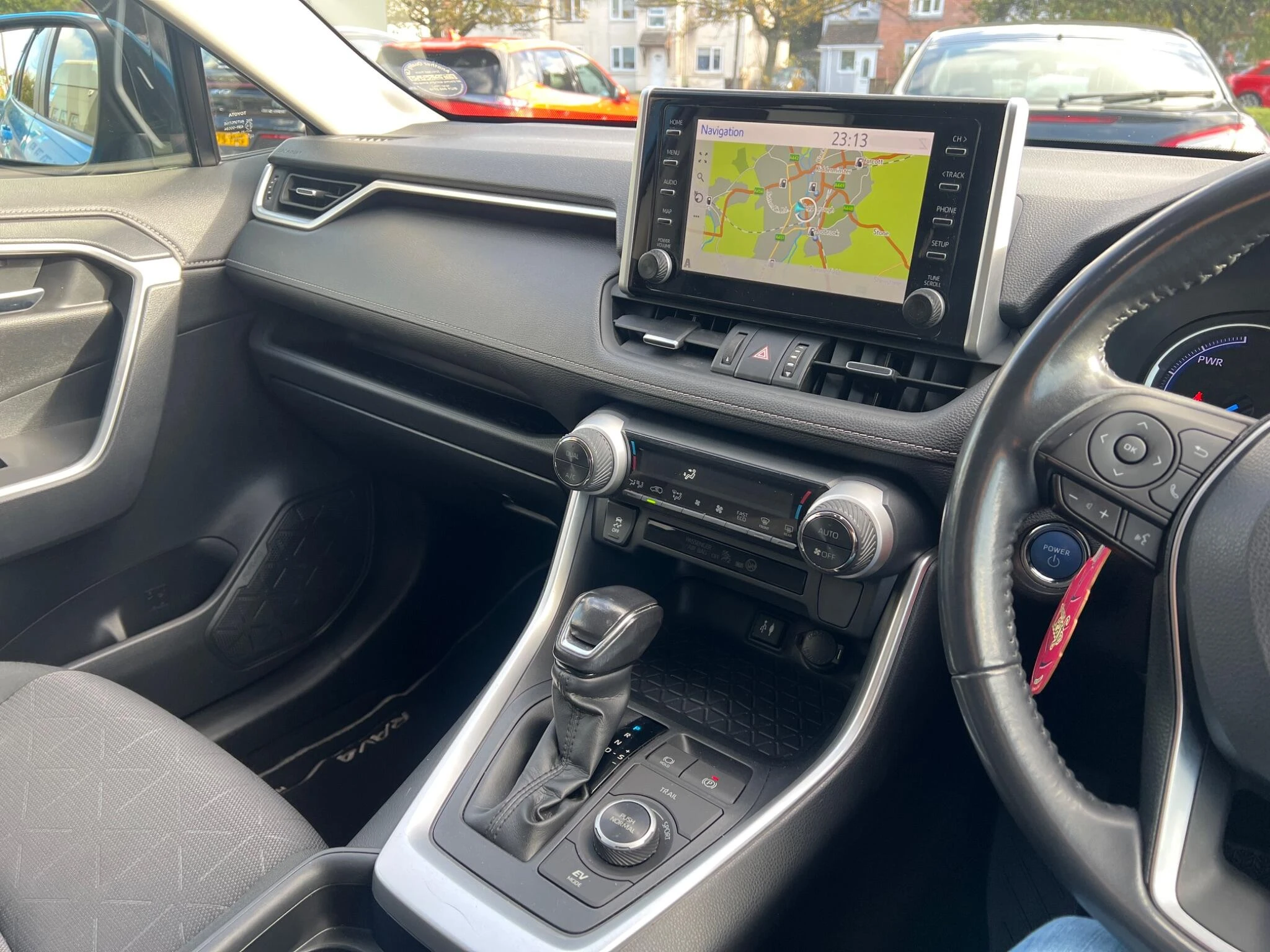 Vehicle image 19