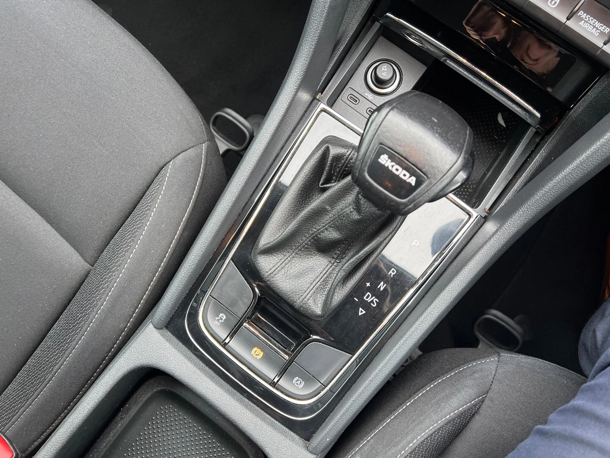 Vehicle image 21