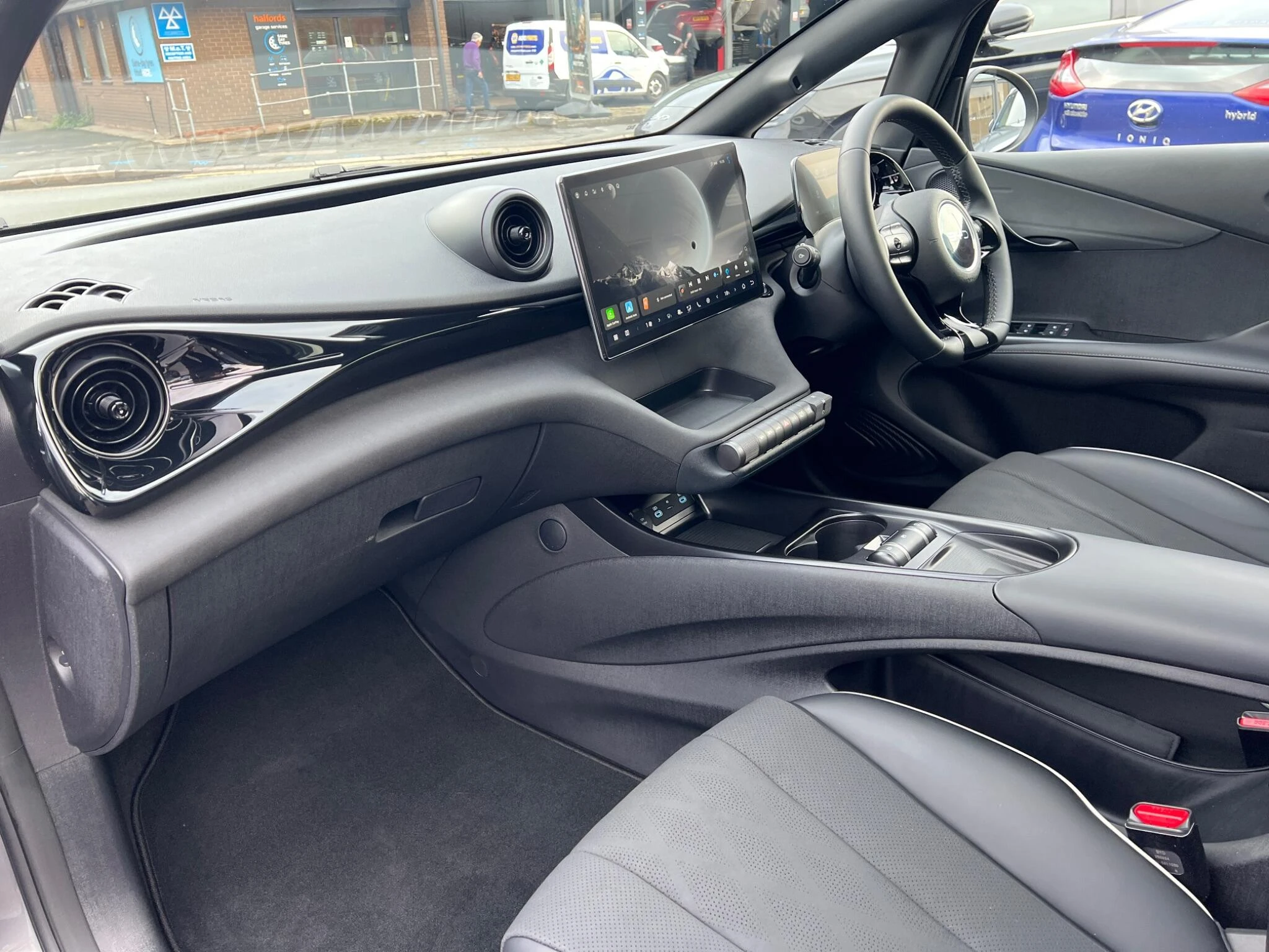 Vehicle image 48