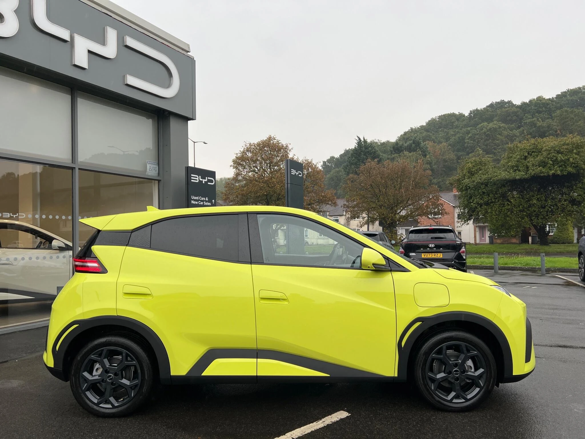 Vehicle image 13