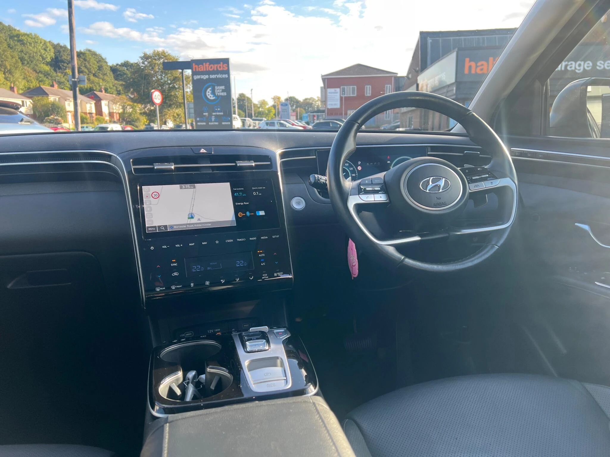 Vehicle image 16