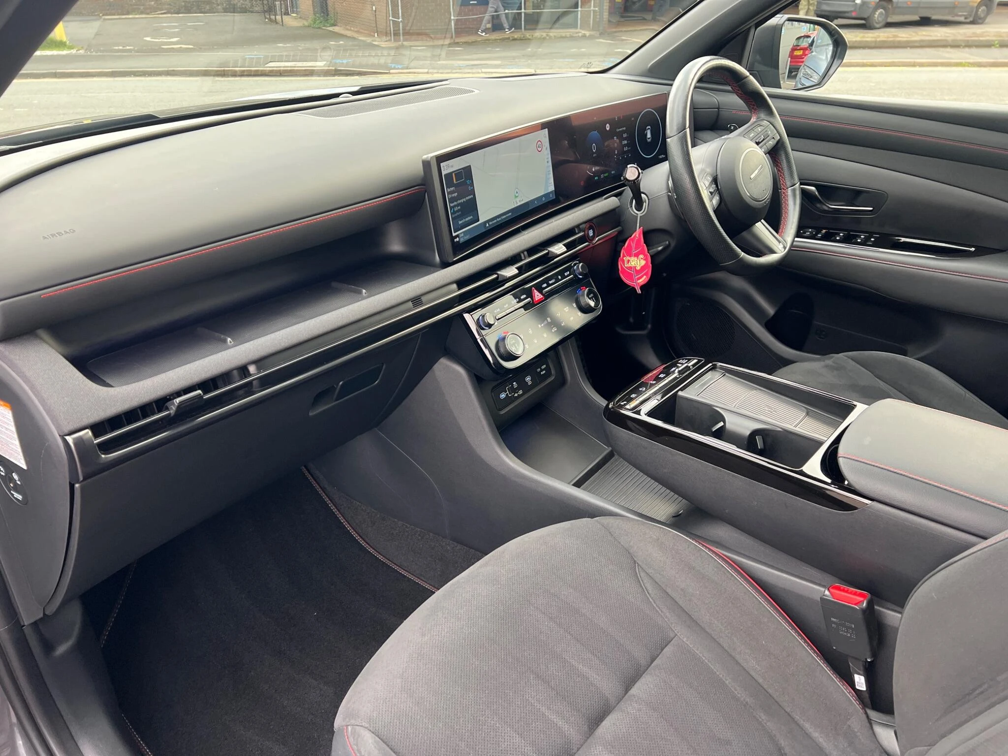 Vehicle image 15