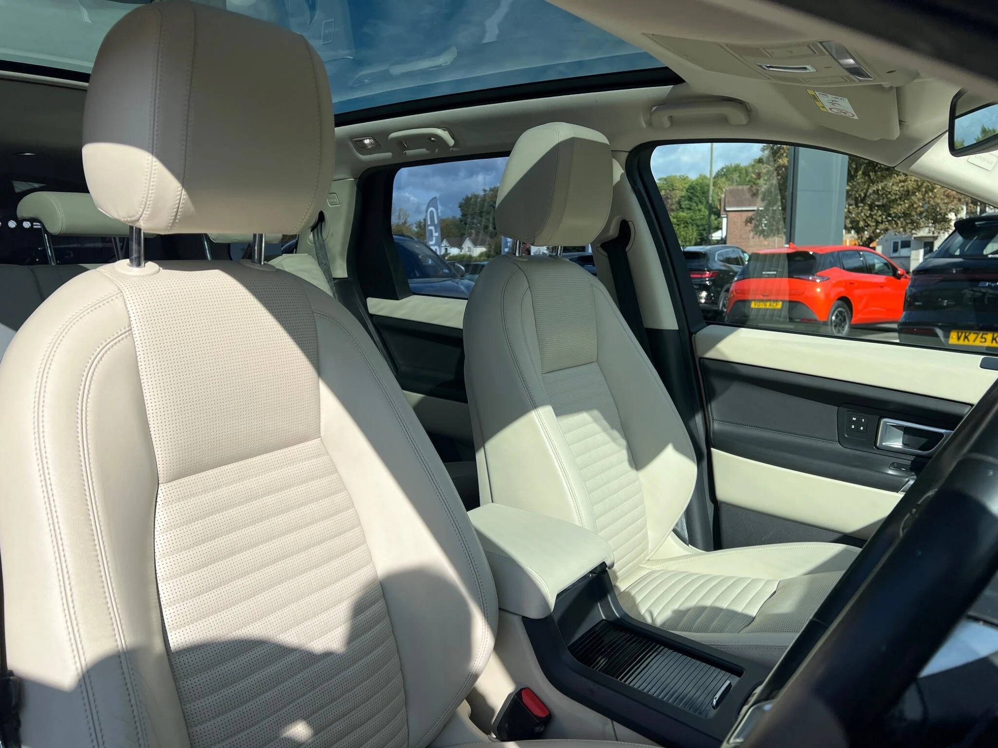 Vehicle image 14