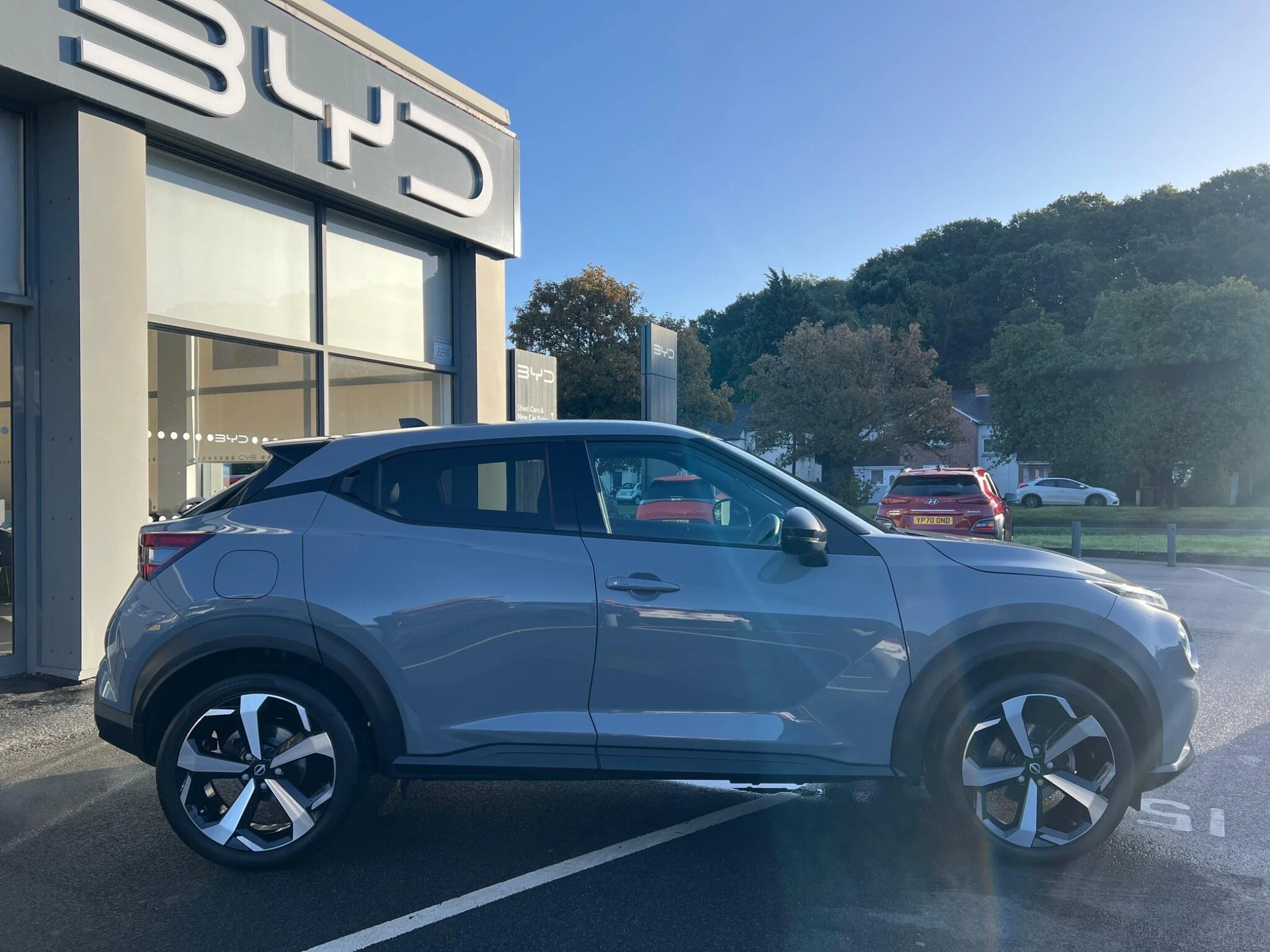 Vehicle image 13