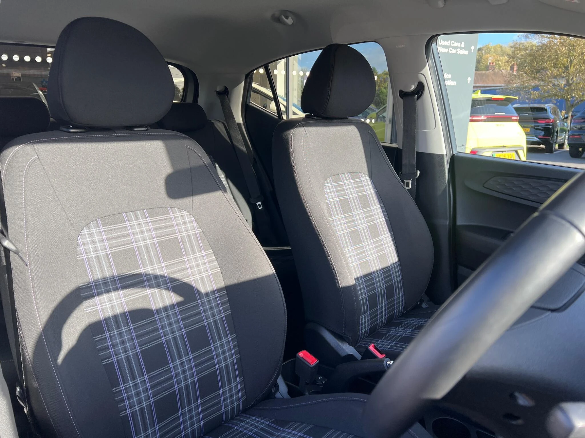 Vehicle image 25