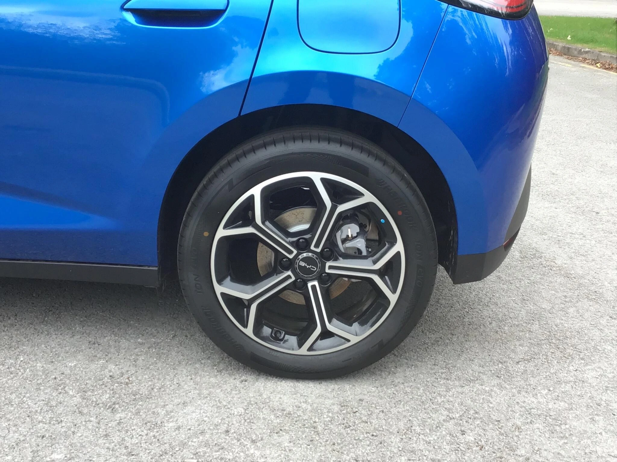 Vehicle image 13