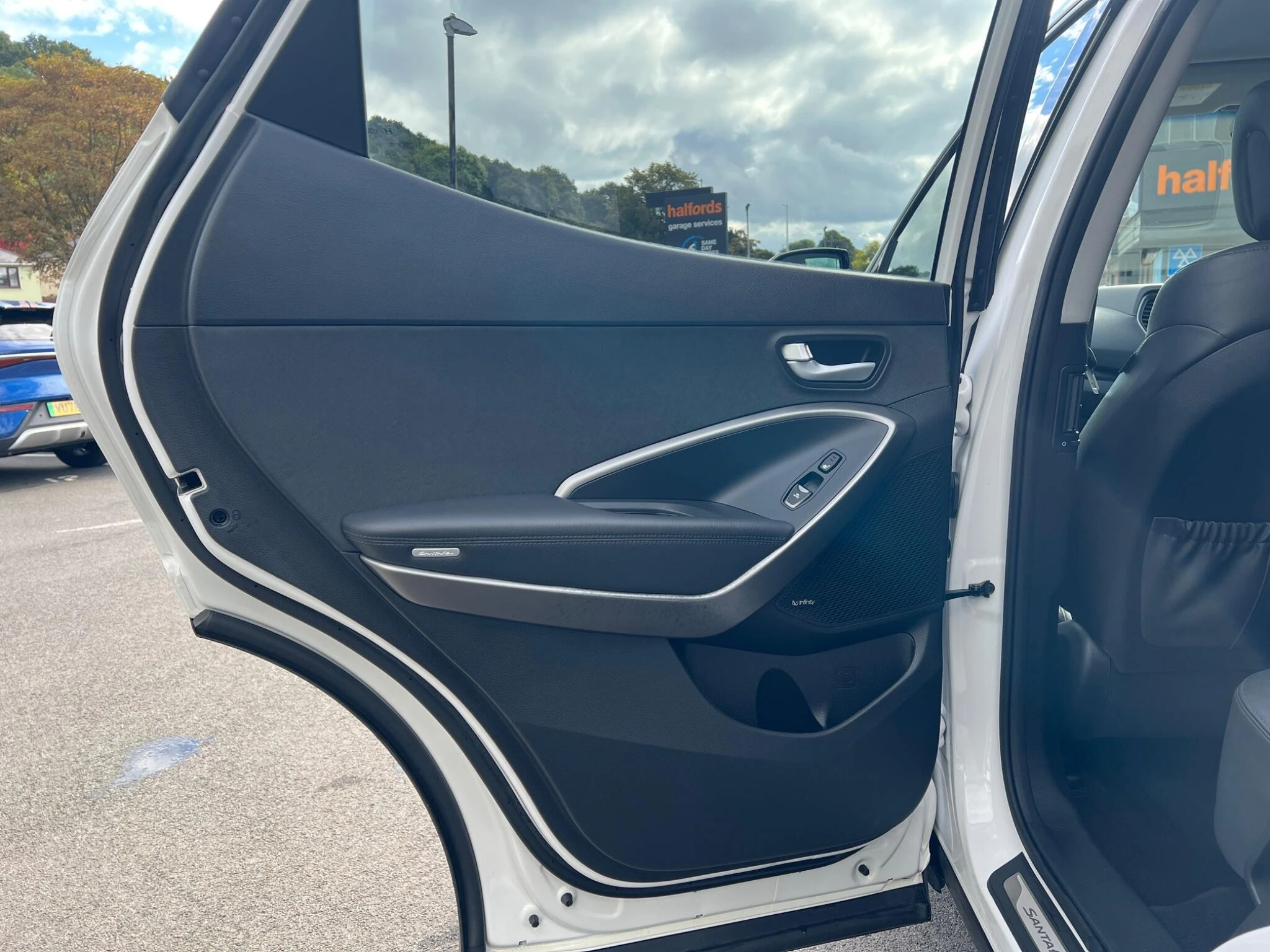 Vehicle image 31