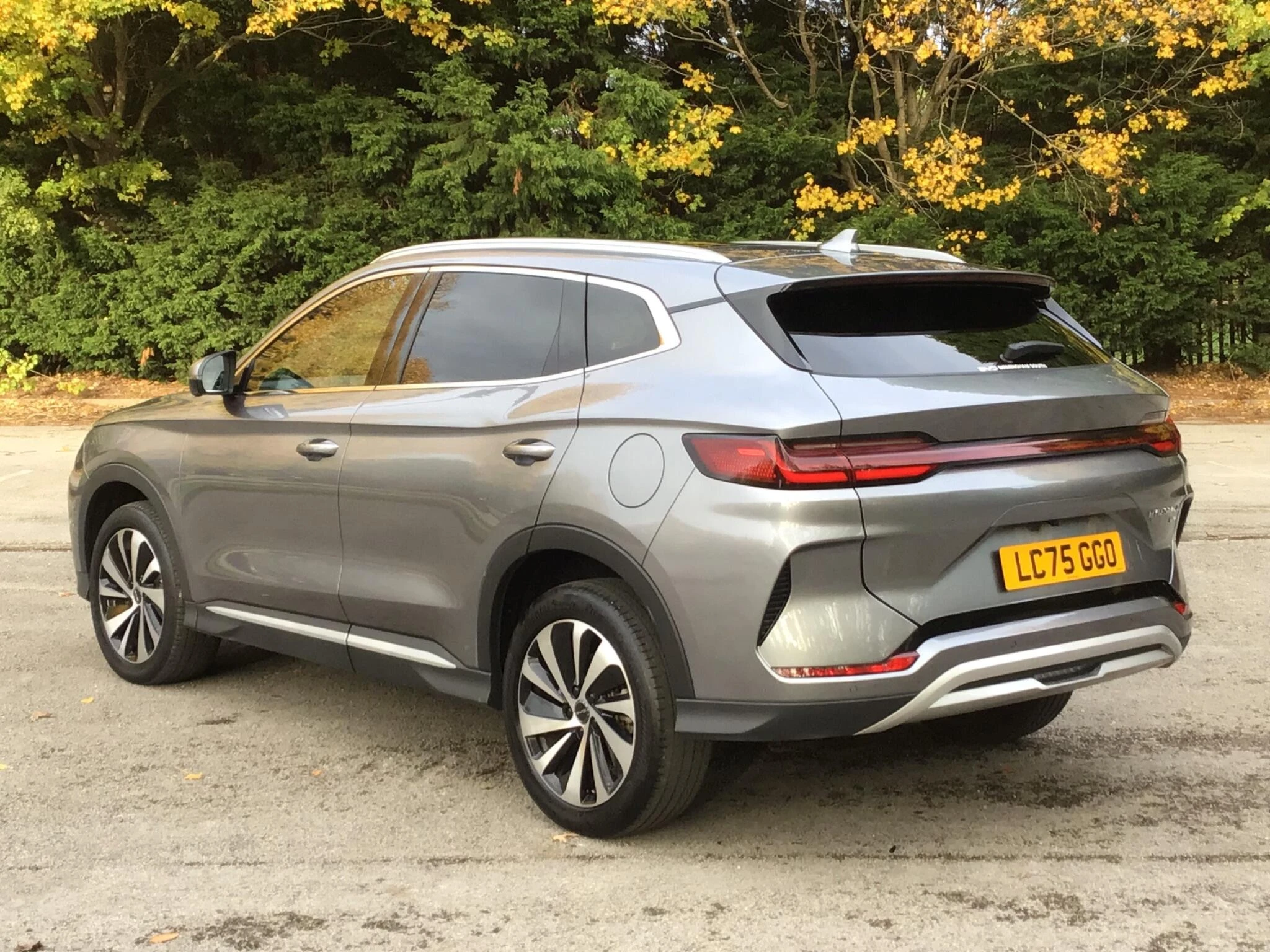 Vehicle image 5