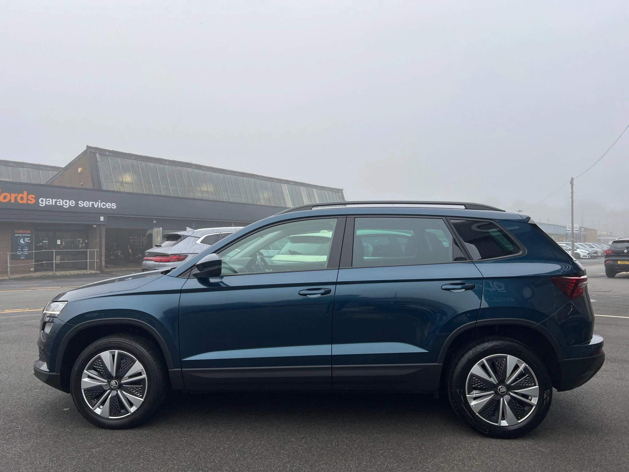 Vehicle image 9