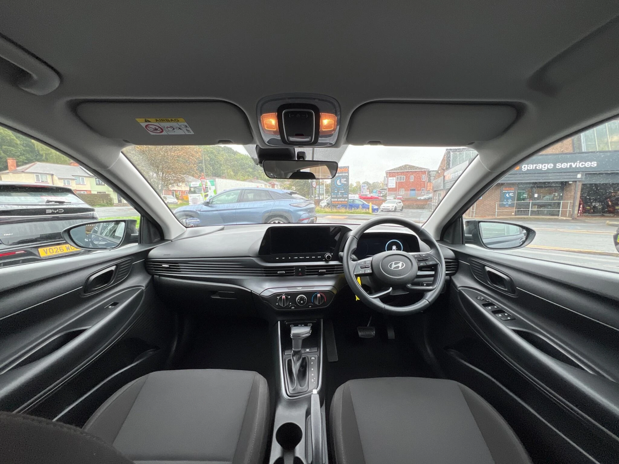 Vehicle image 19