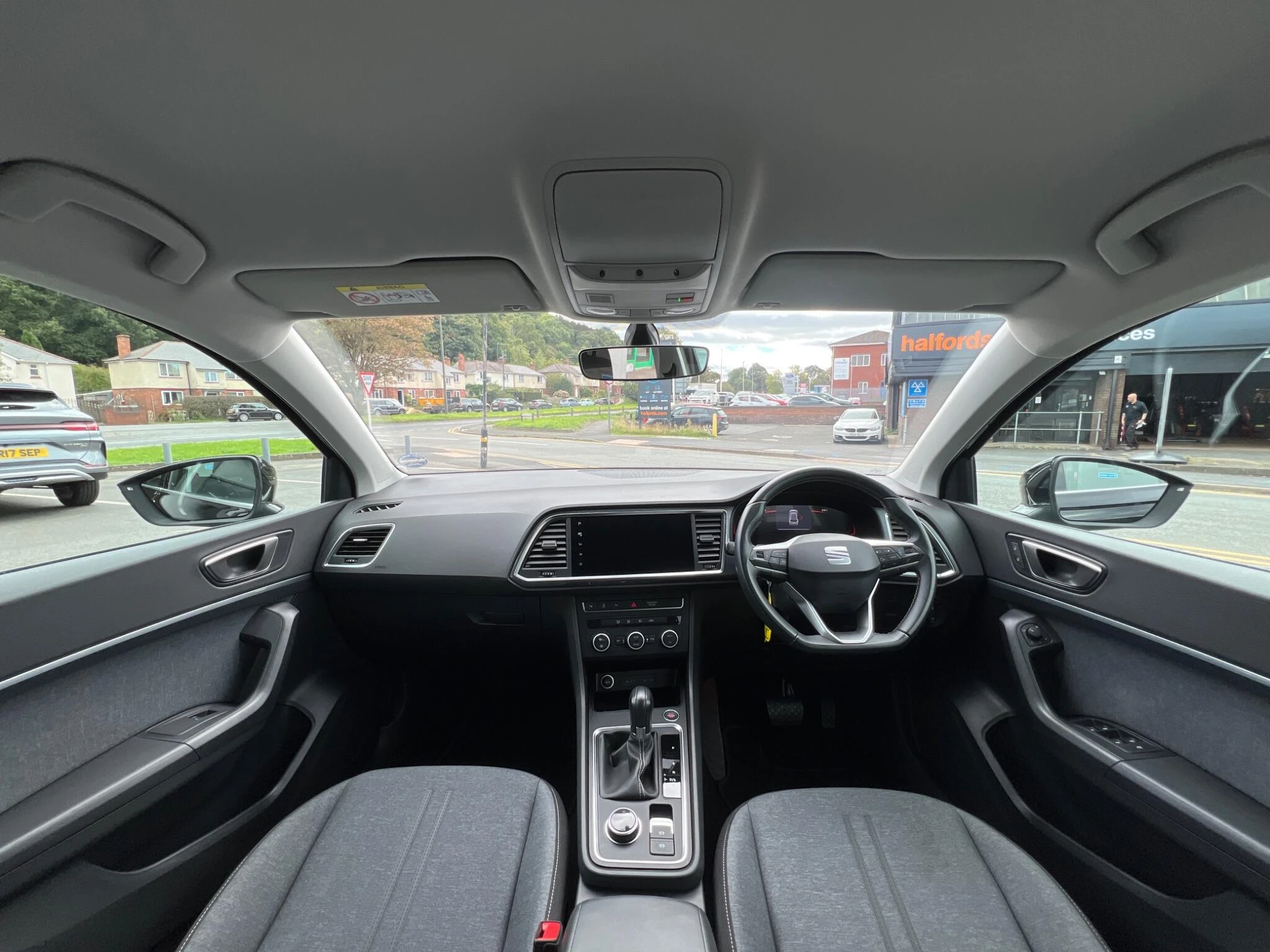 Vehicle image 19