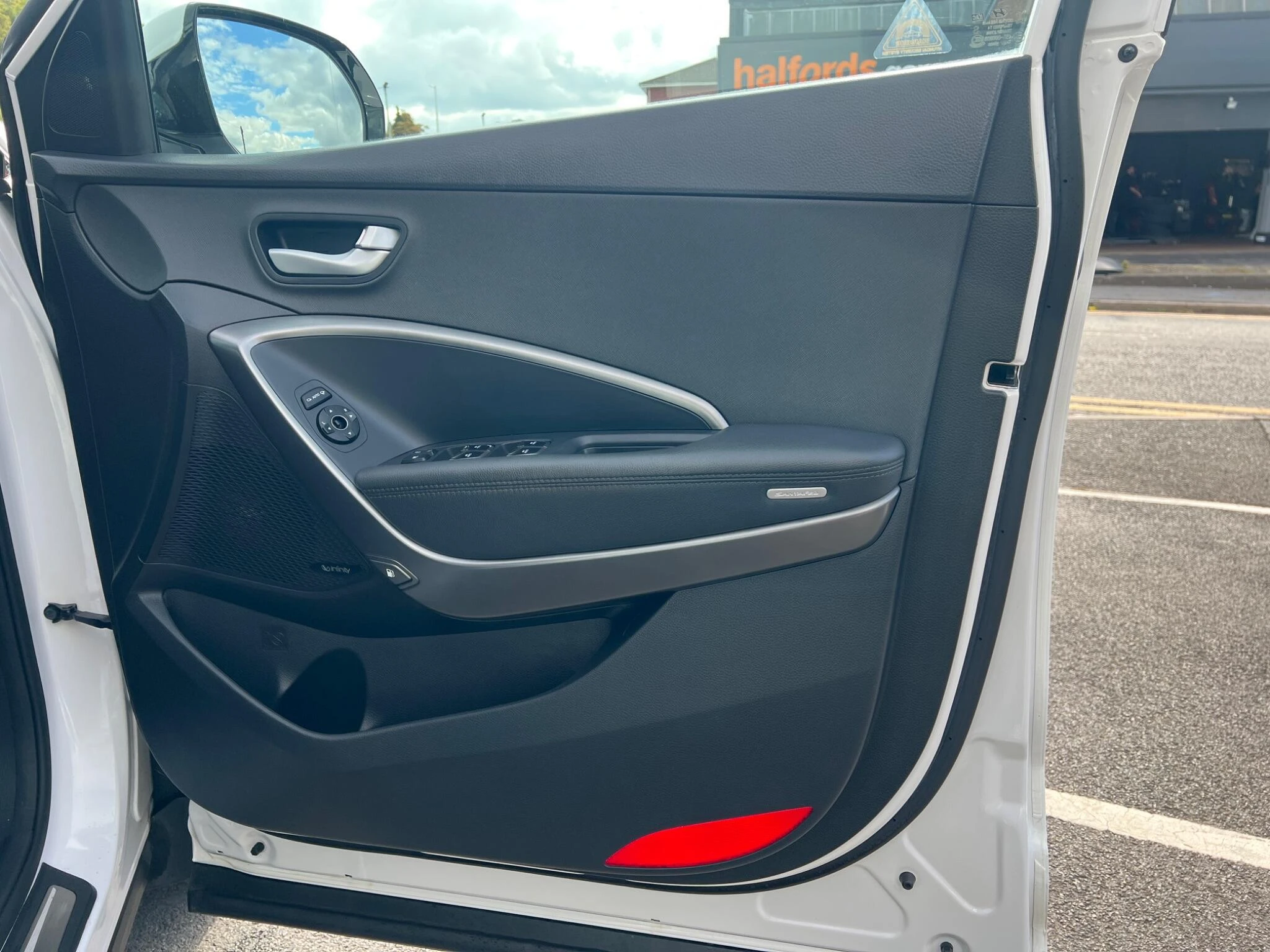 Vehicle image 33
