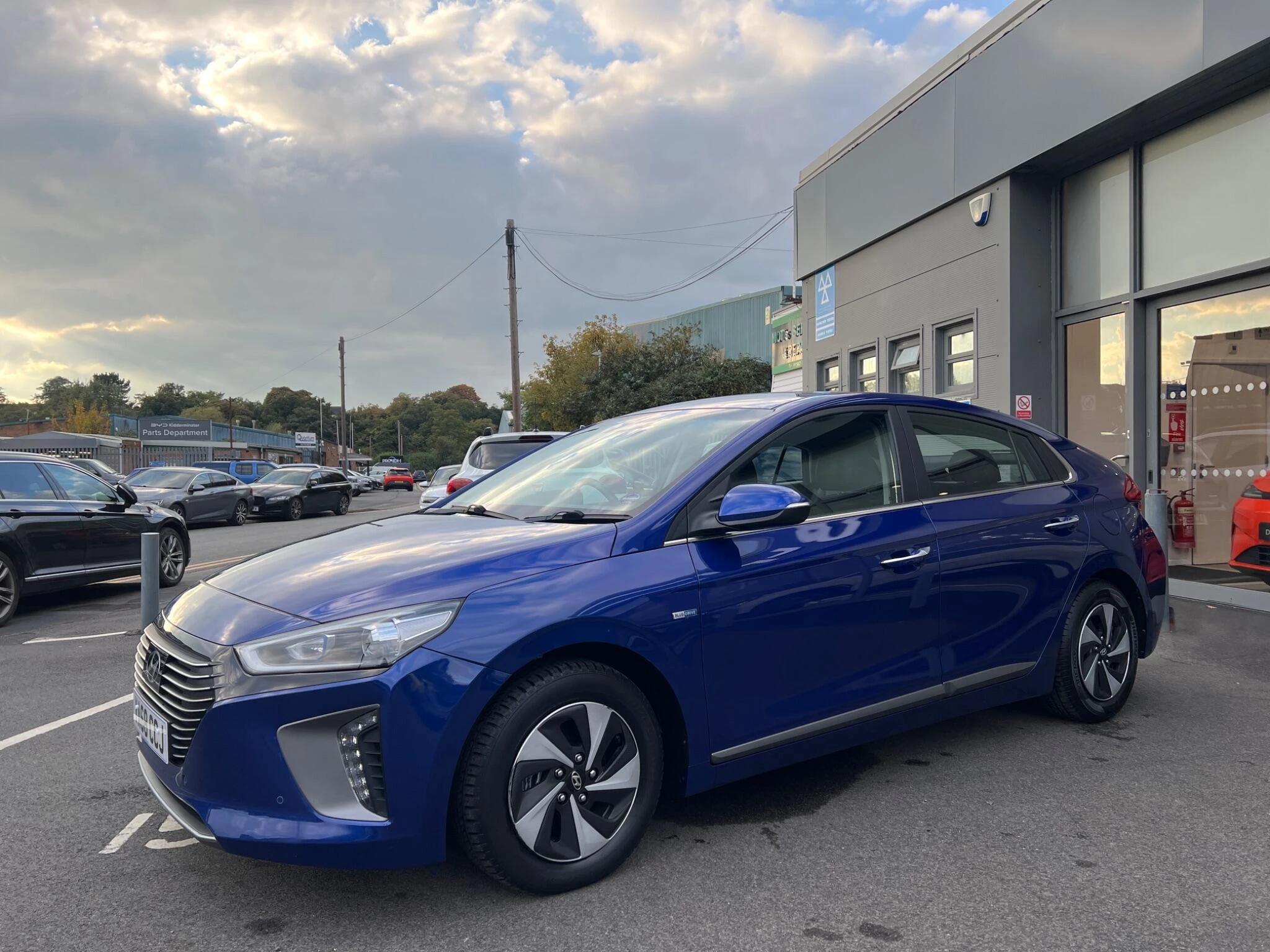 Vehicle image 6
