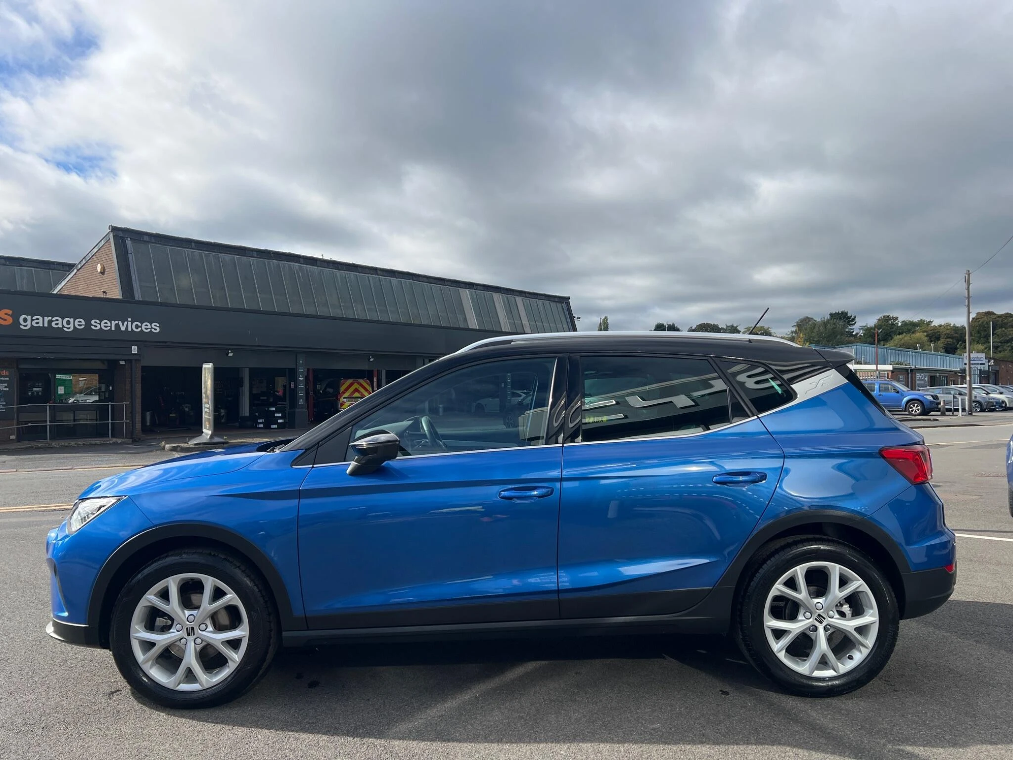 Vehicle image 12