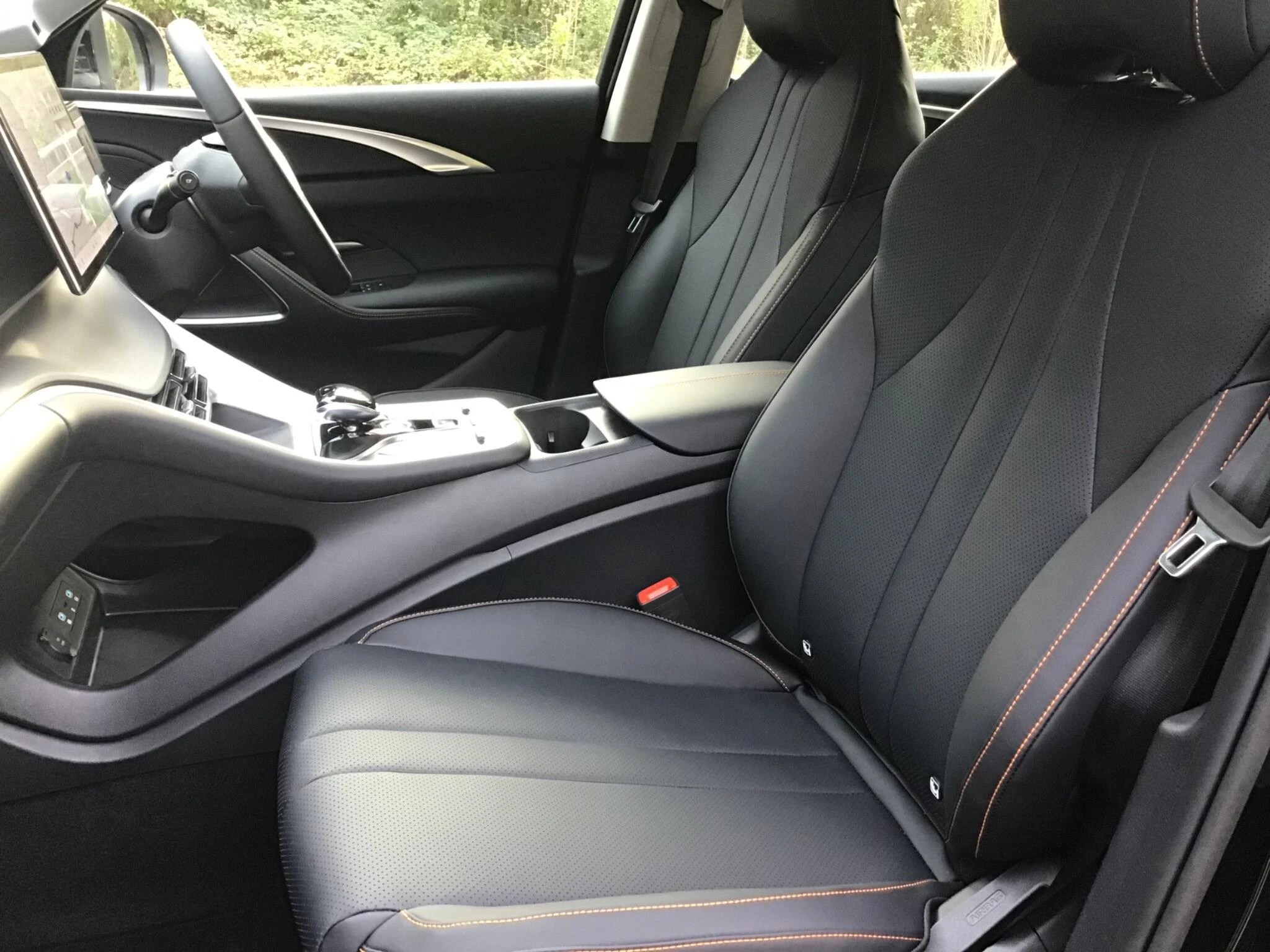 Vehicle image 26