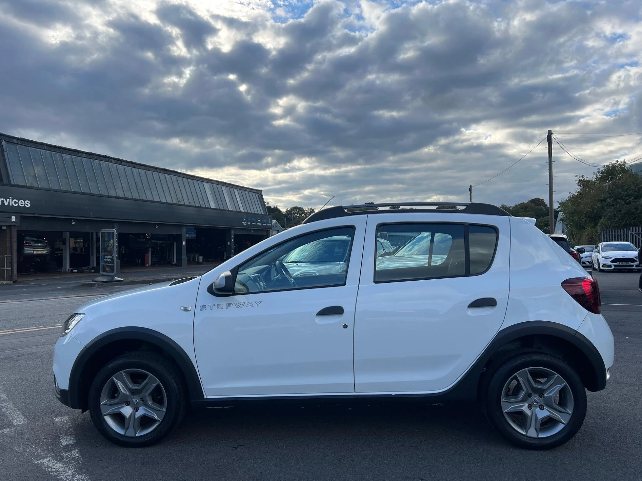 Vehicle image 12