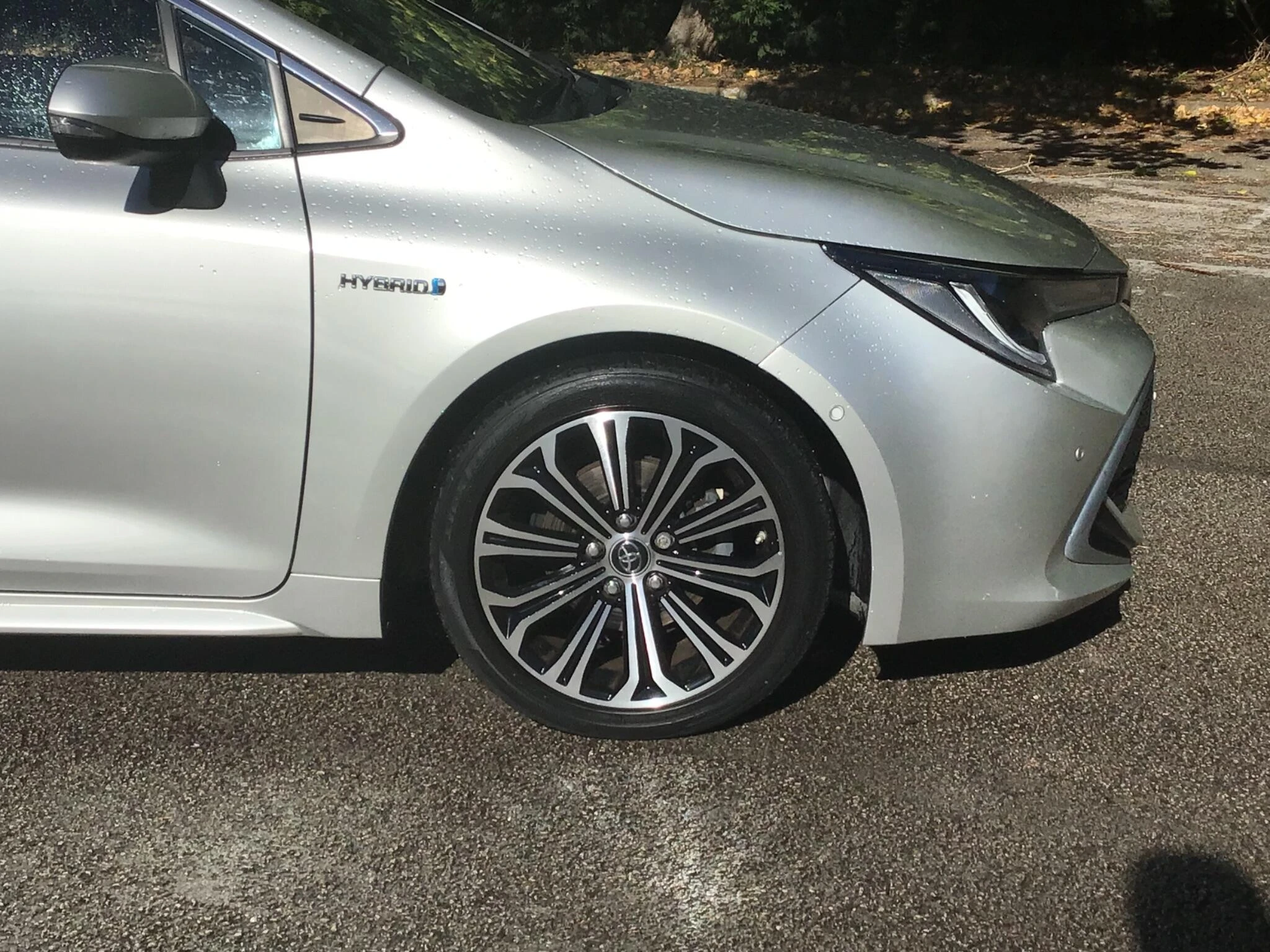 Vehicle image 10