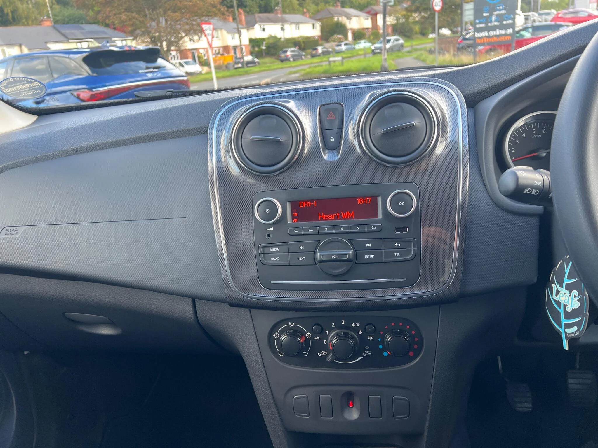 Vehicle image 23