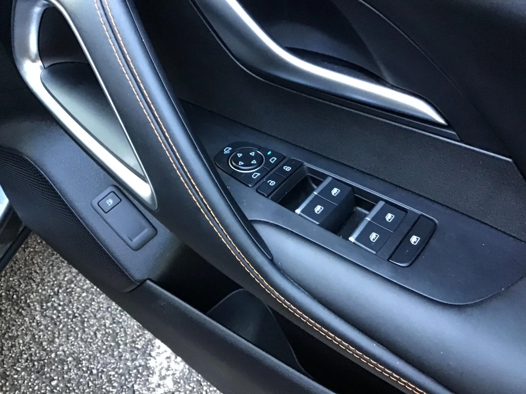 Vehicle image 27