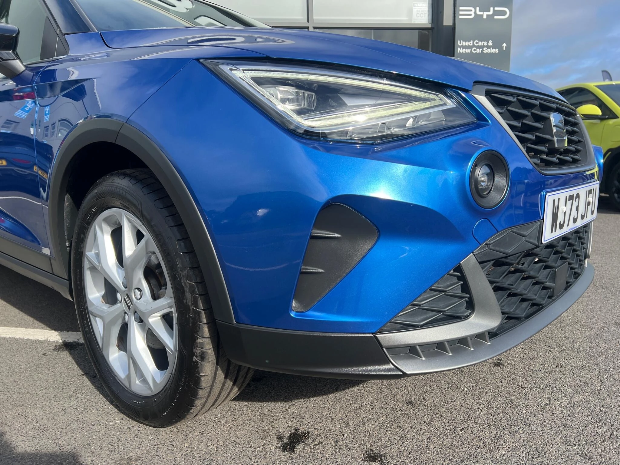 Vehicle image 6