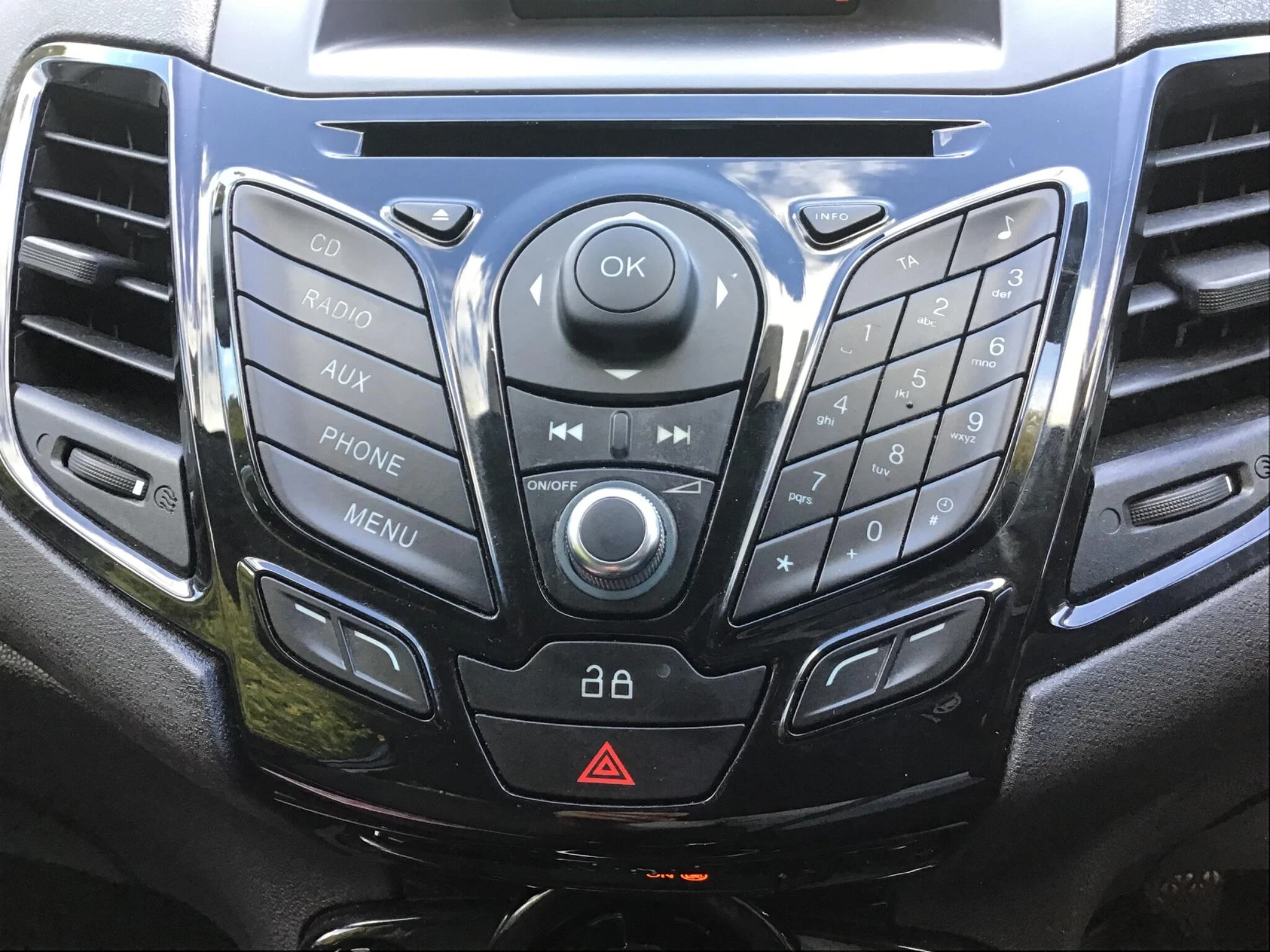 Vehicle image 26