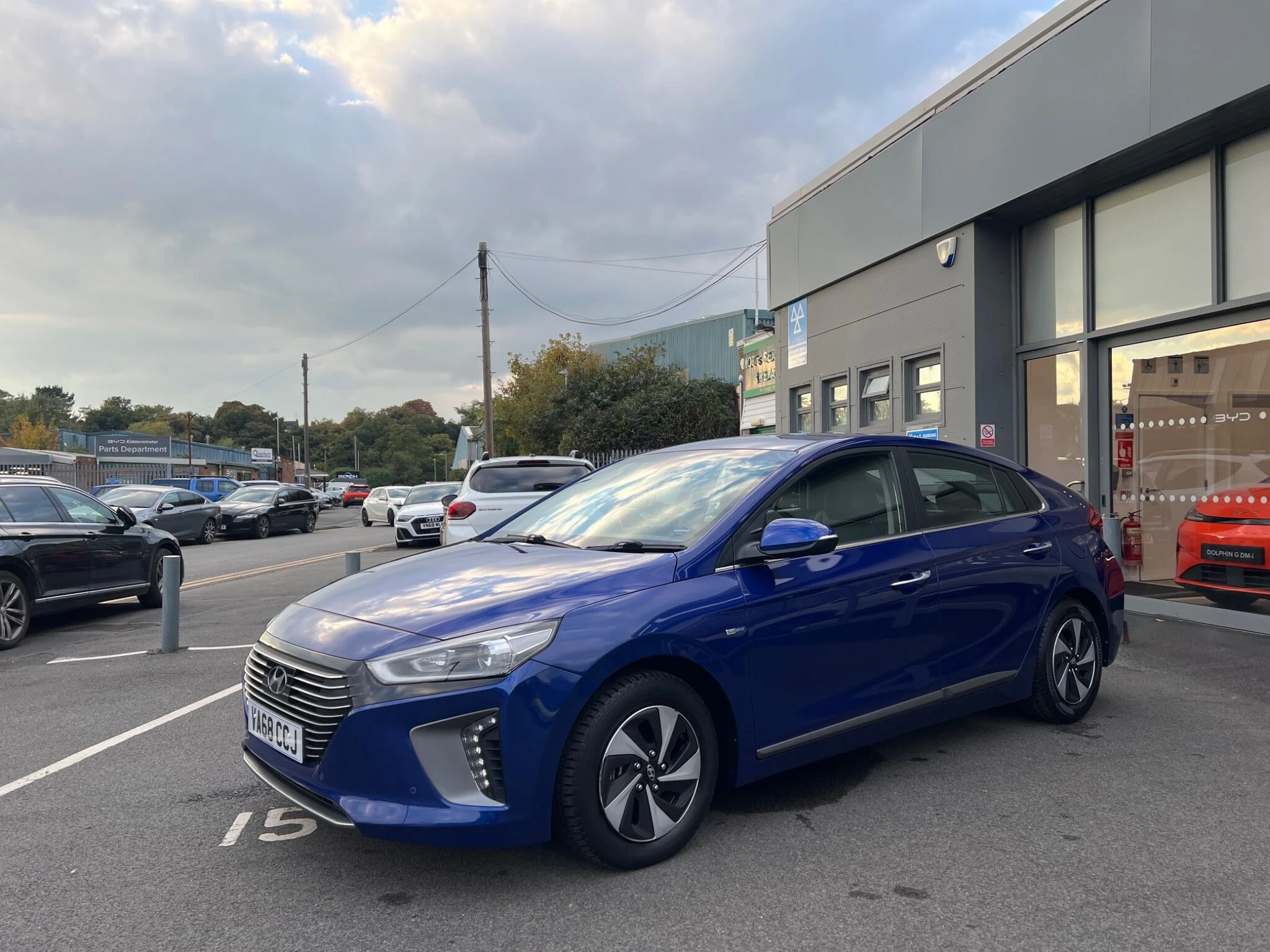 Vehicle image 3
