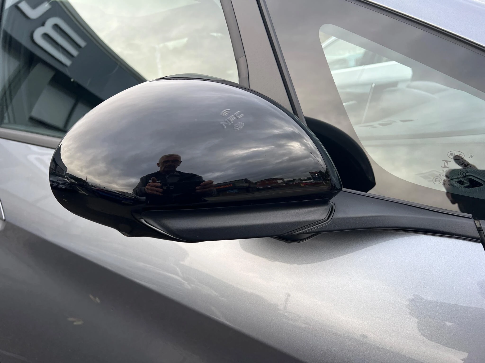 Vehicle image 40