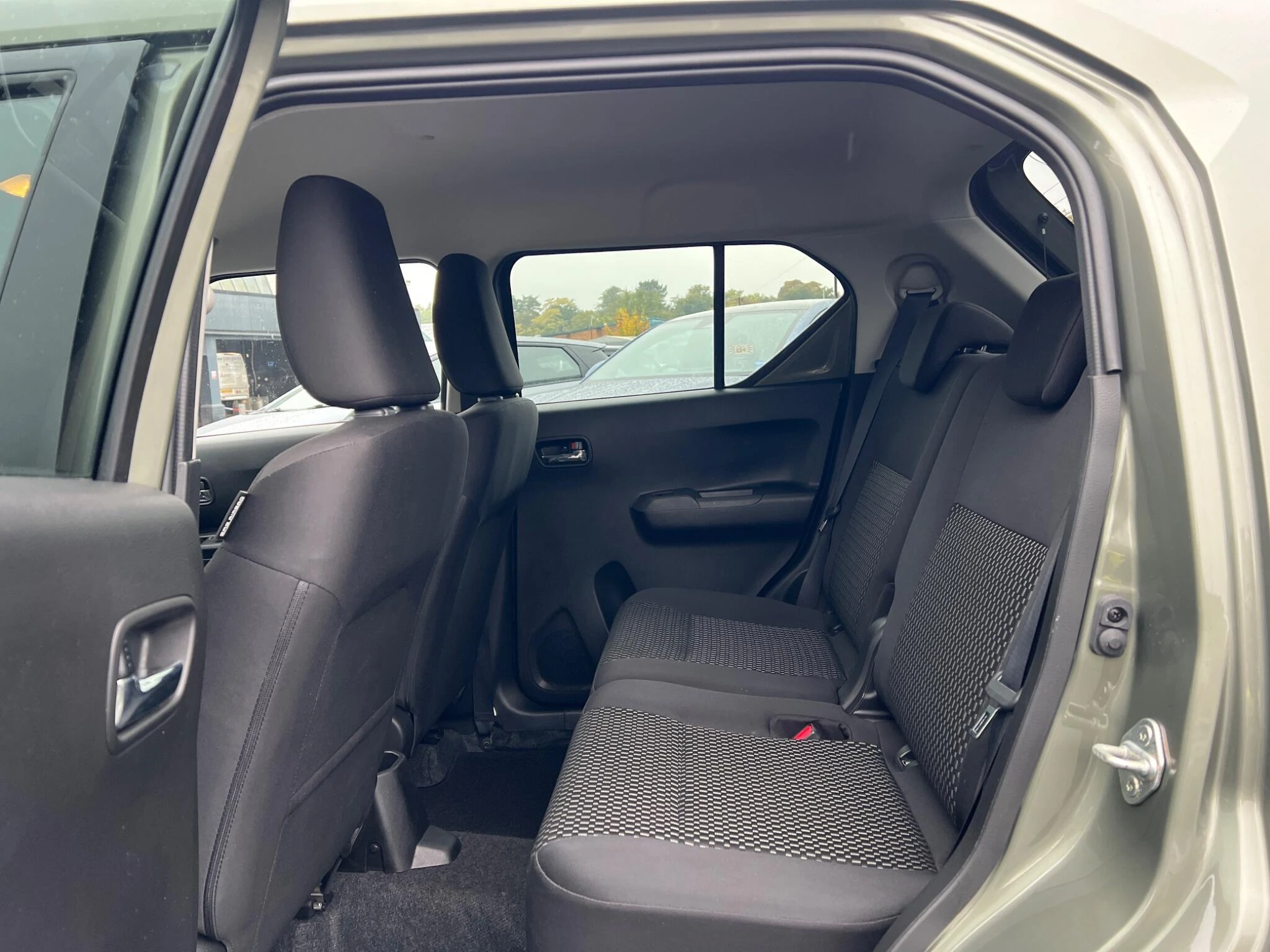Vehicle image 17
