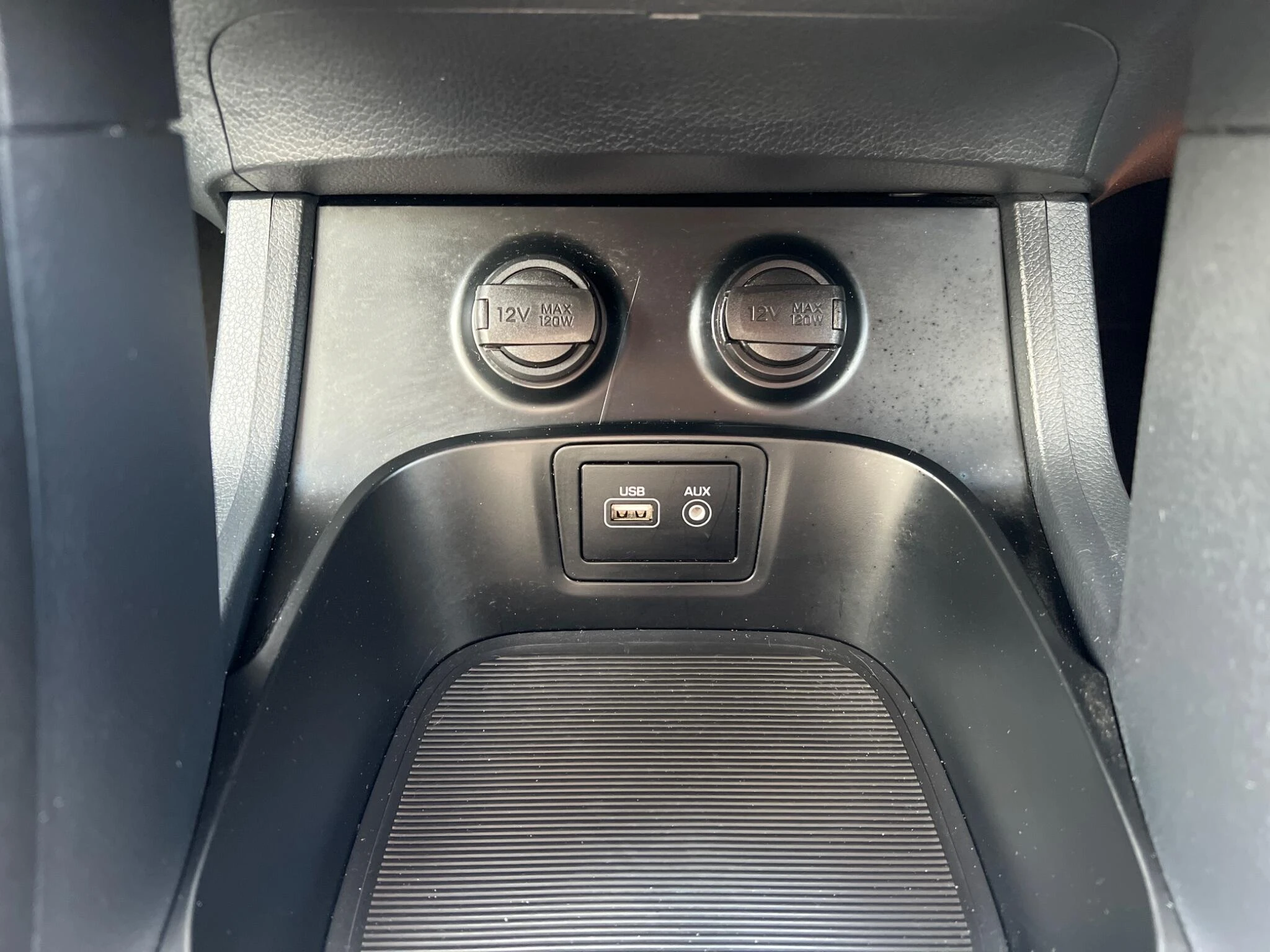 Vehicle image 28