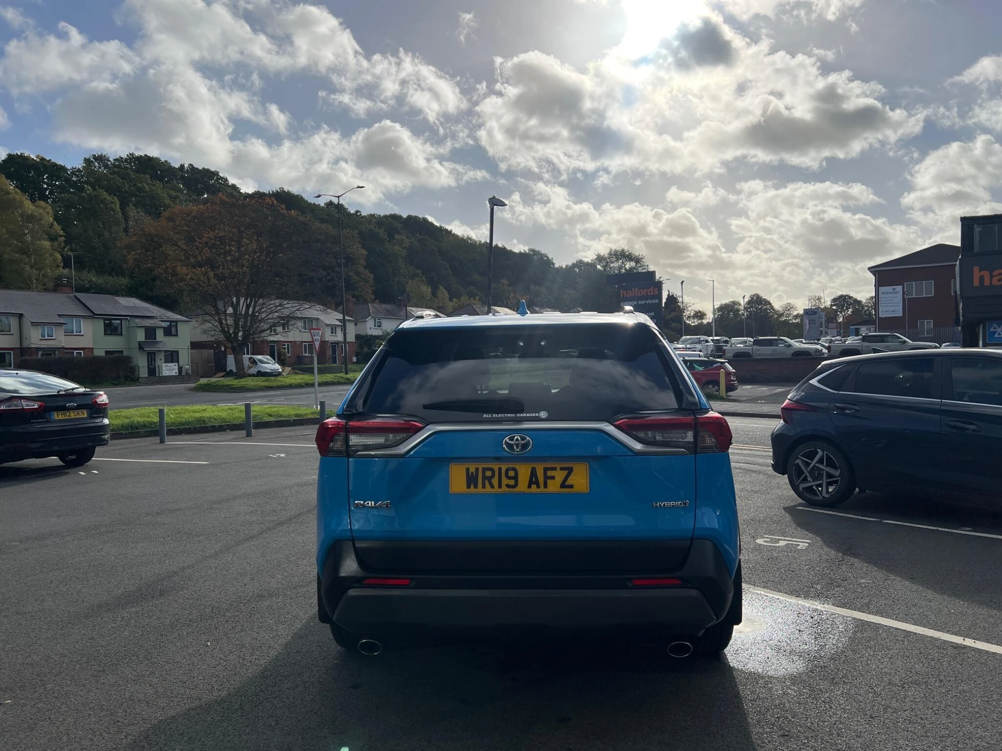 Vehicle image 10