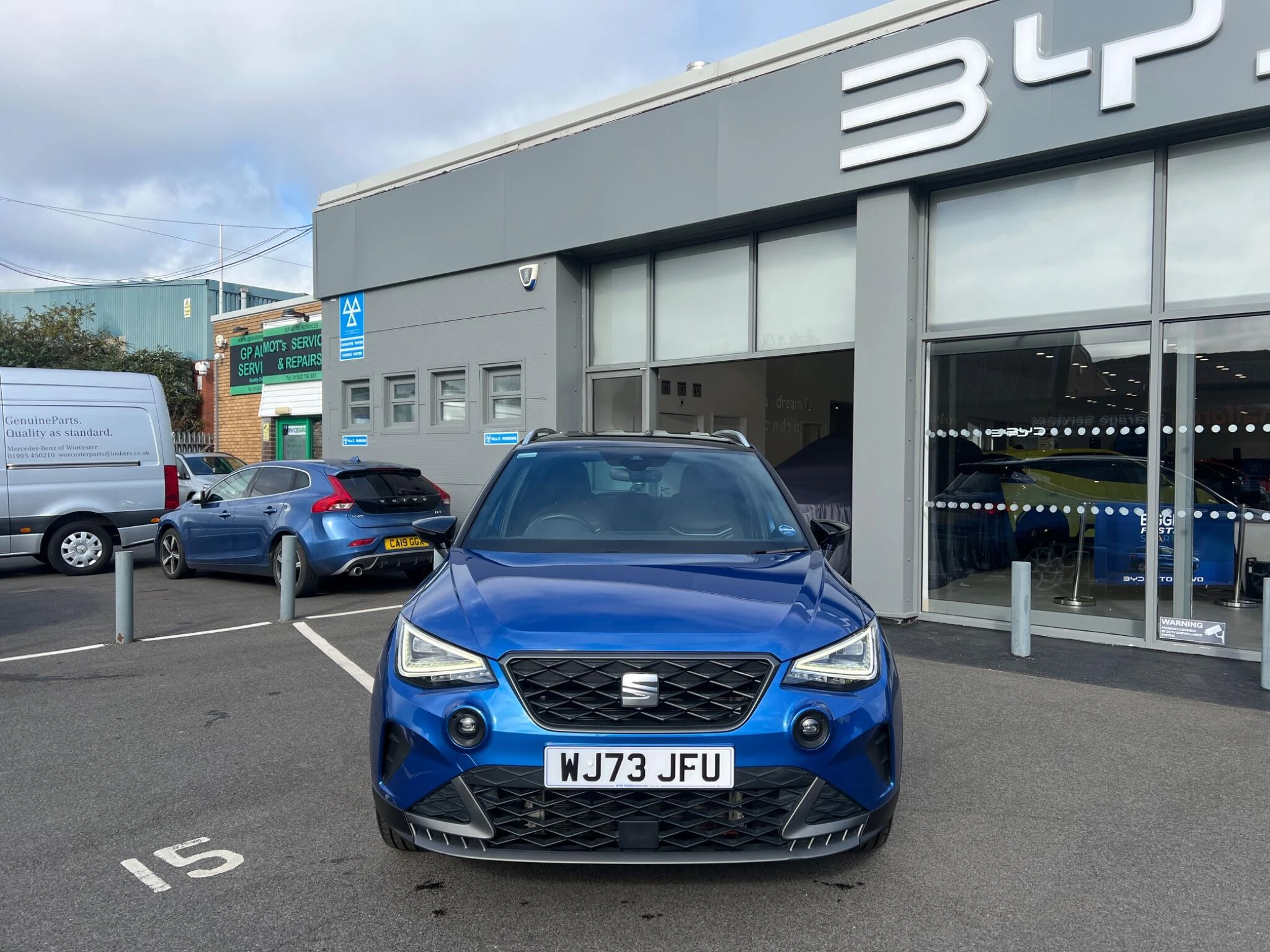 Vehicle image 7