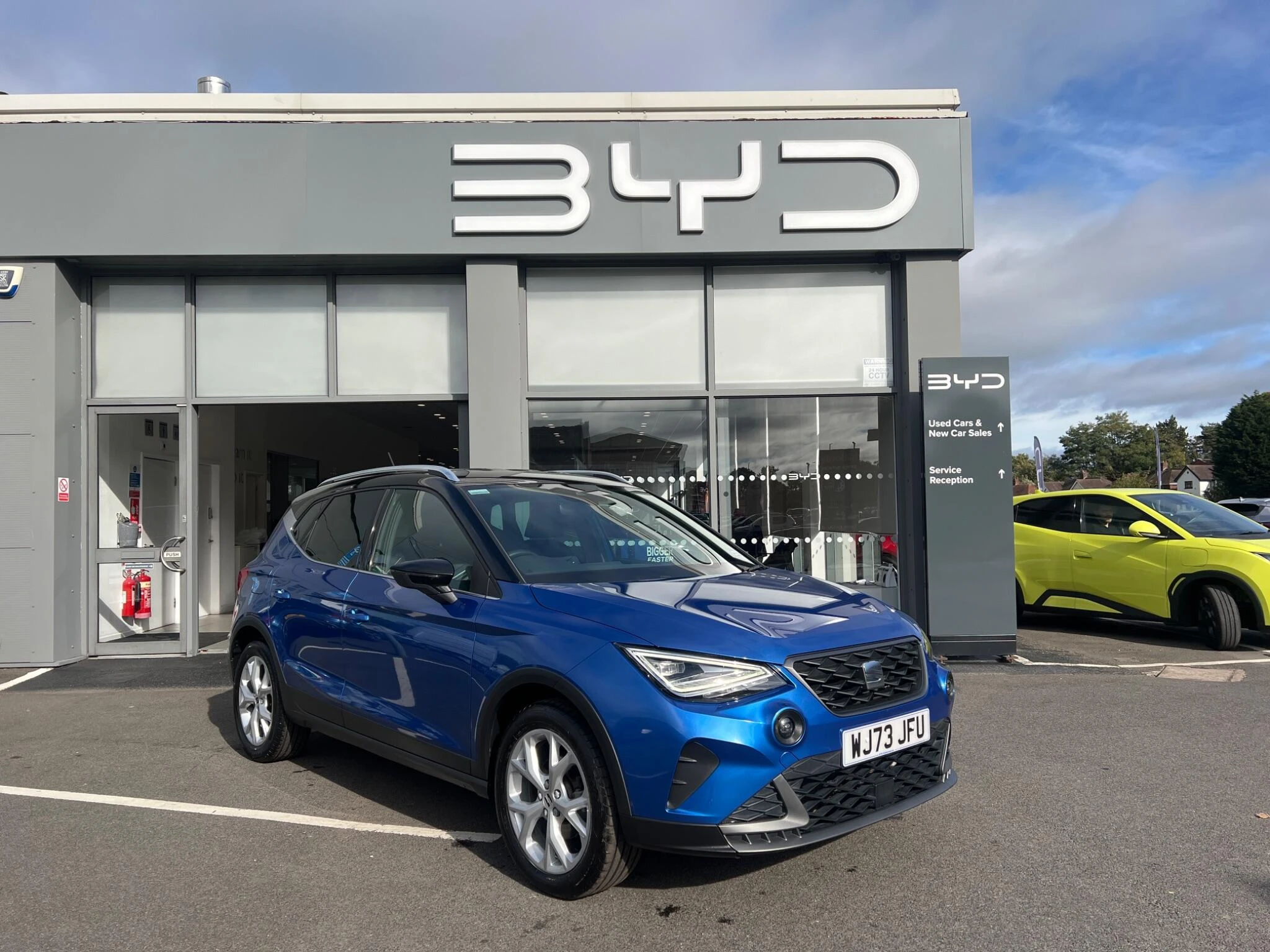 Vehicle image 5