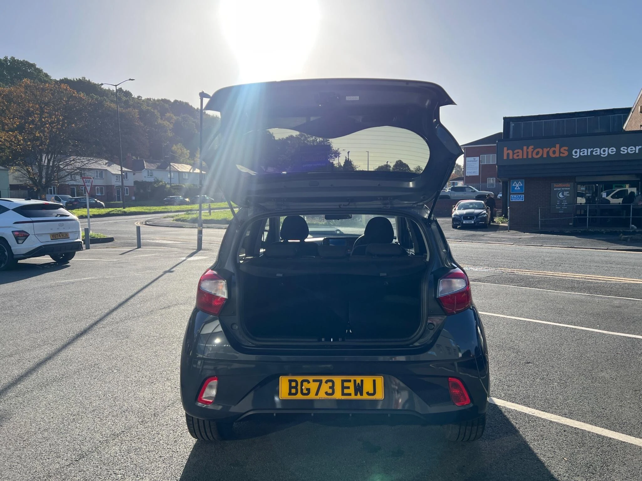 Vehicle image 11