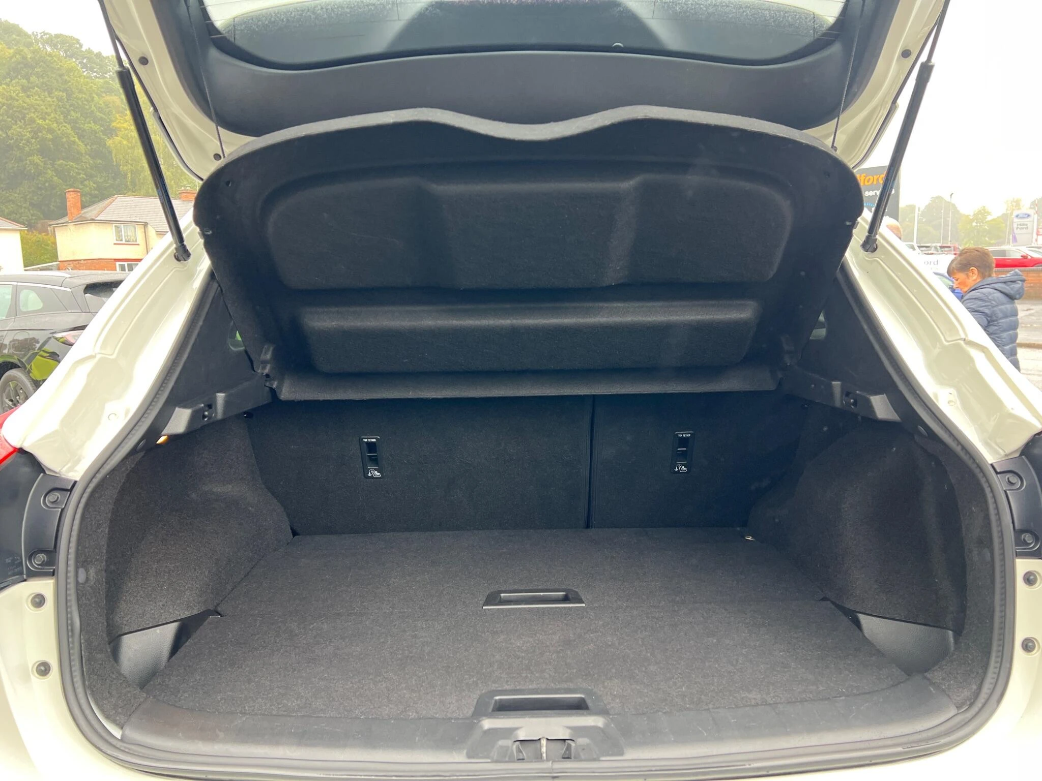 Vehicle image 48