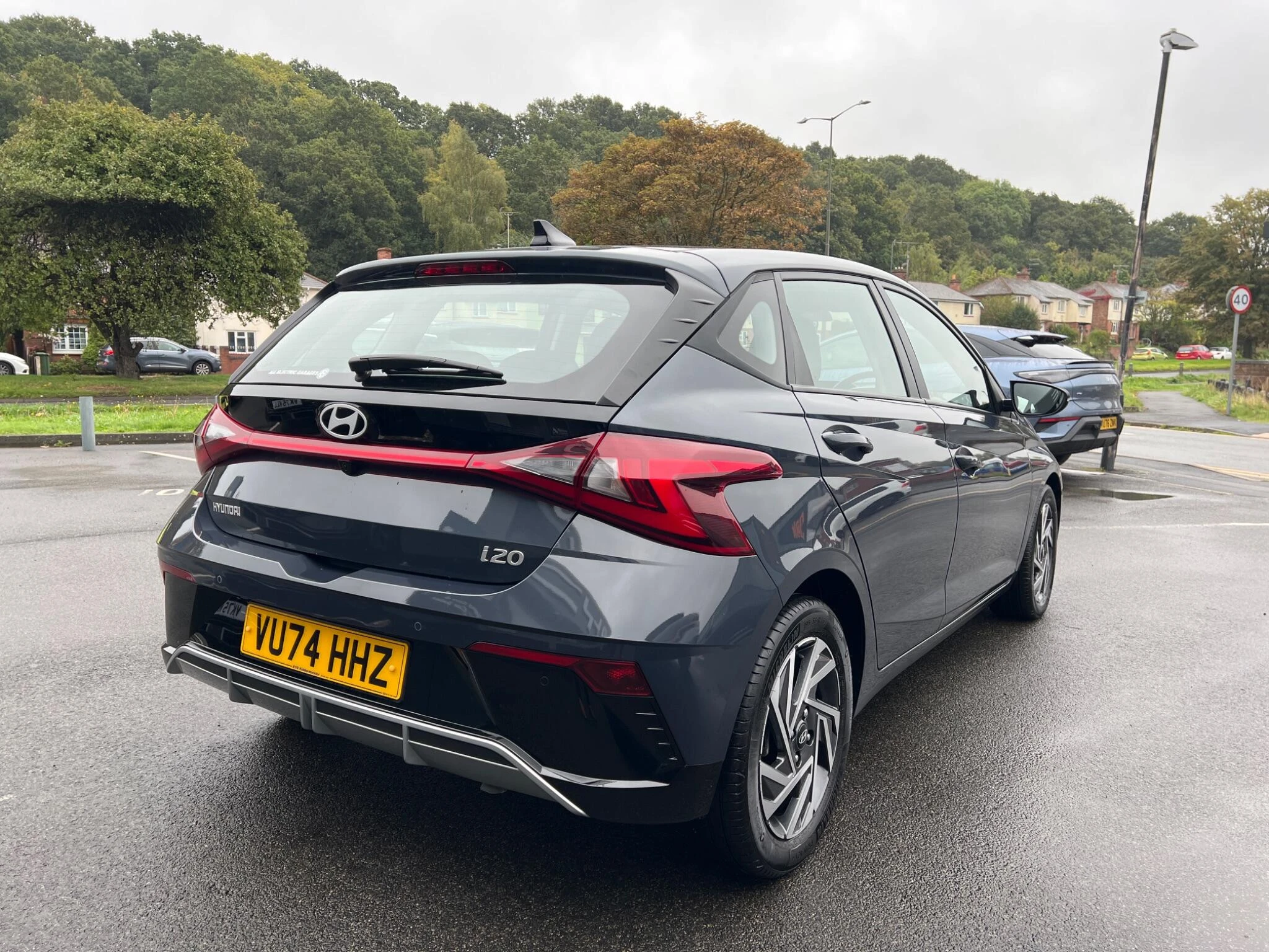 Vehicle image 14