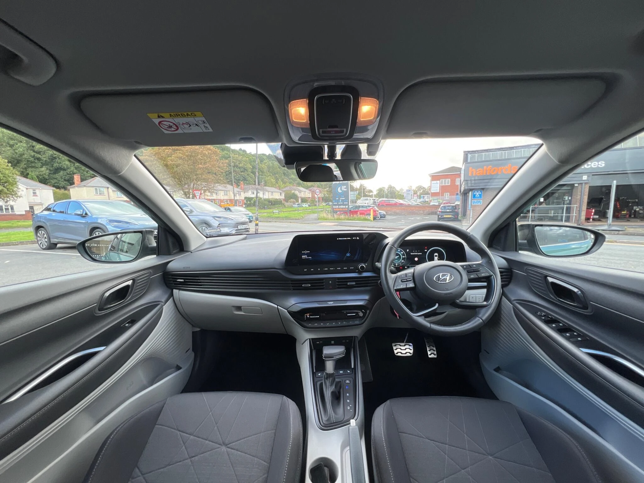Vehicle image 17