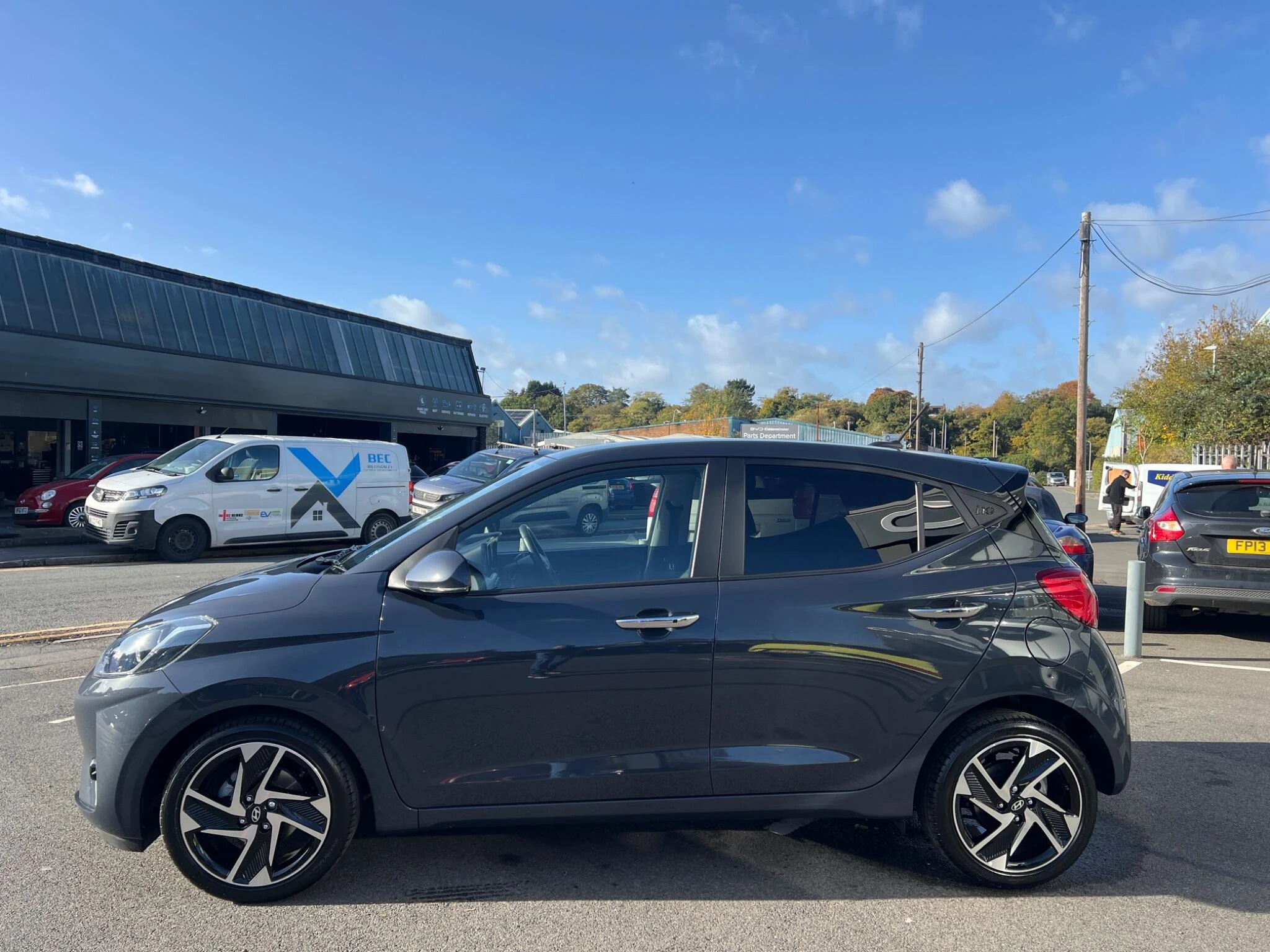 Vehicle image 9