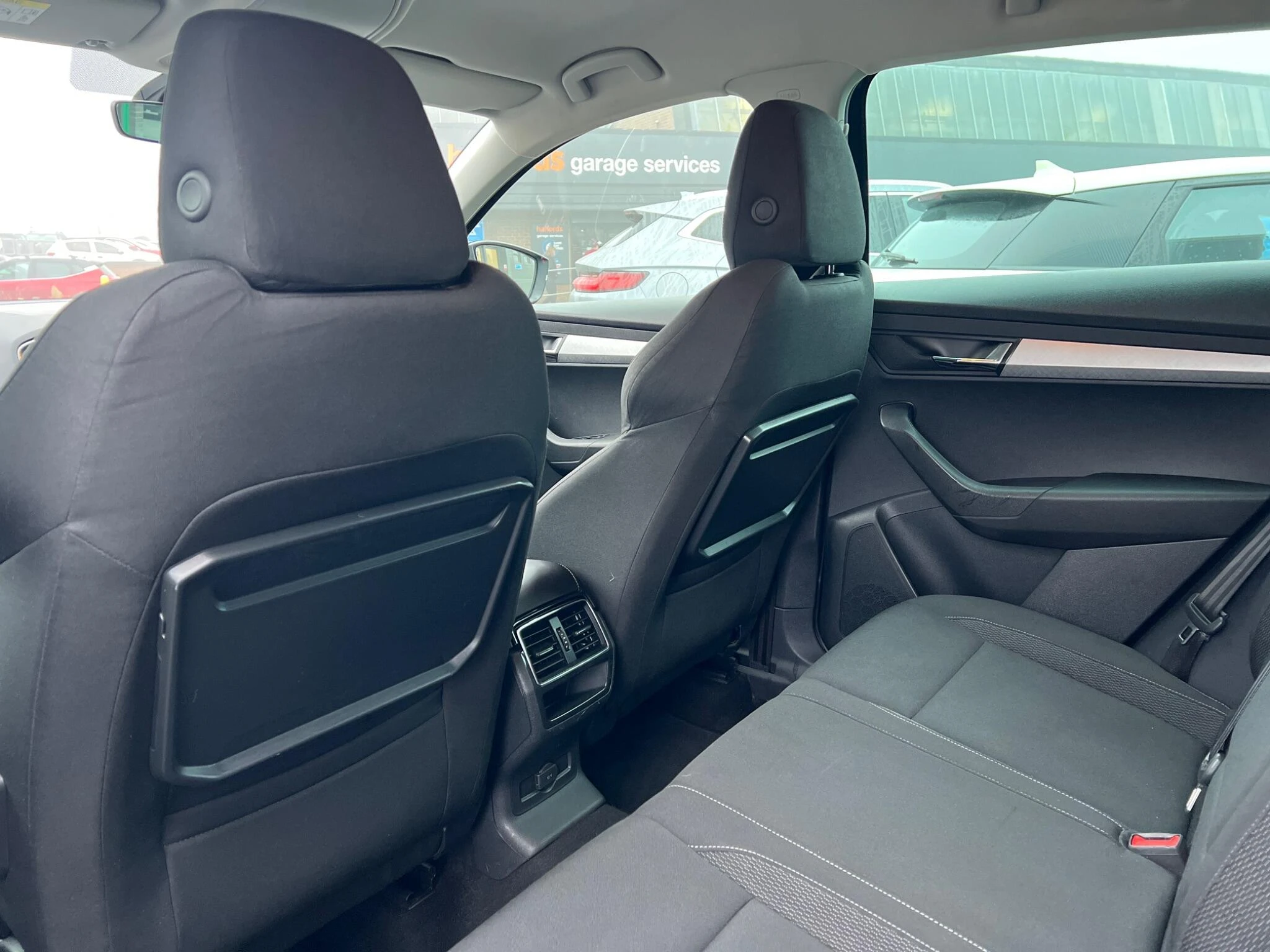 Vehicle image 25