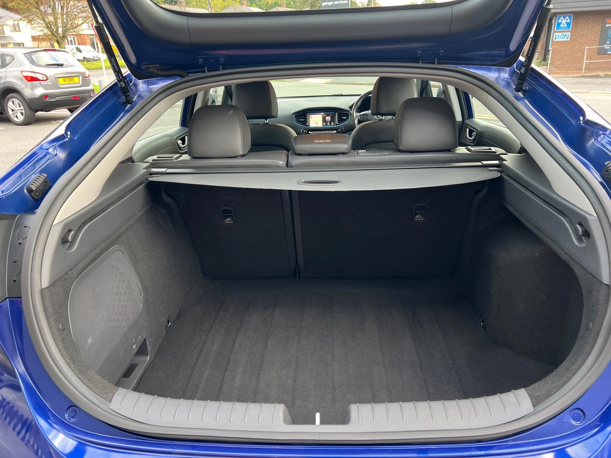 Vehicle image 38