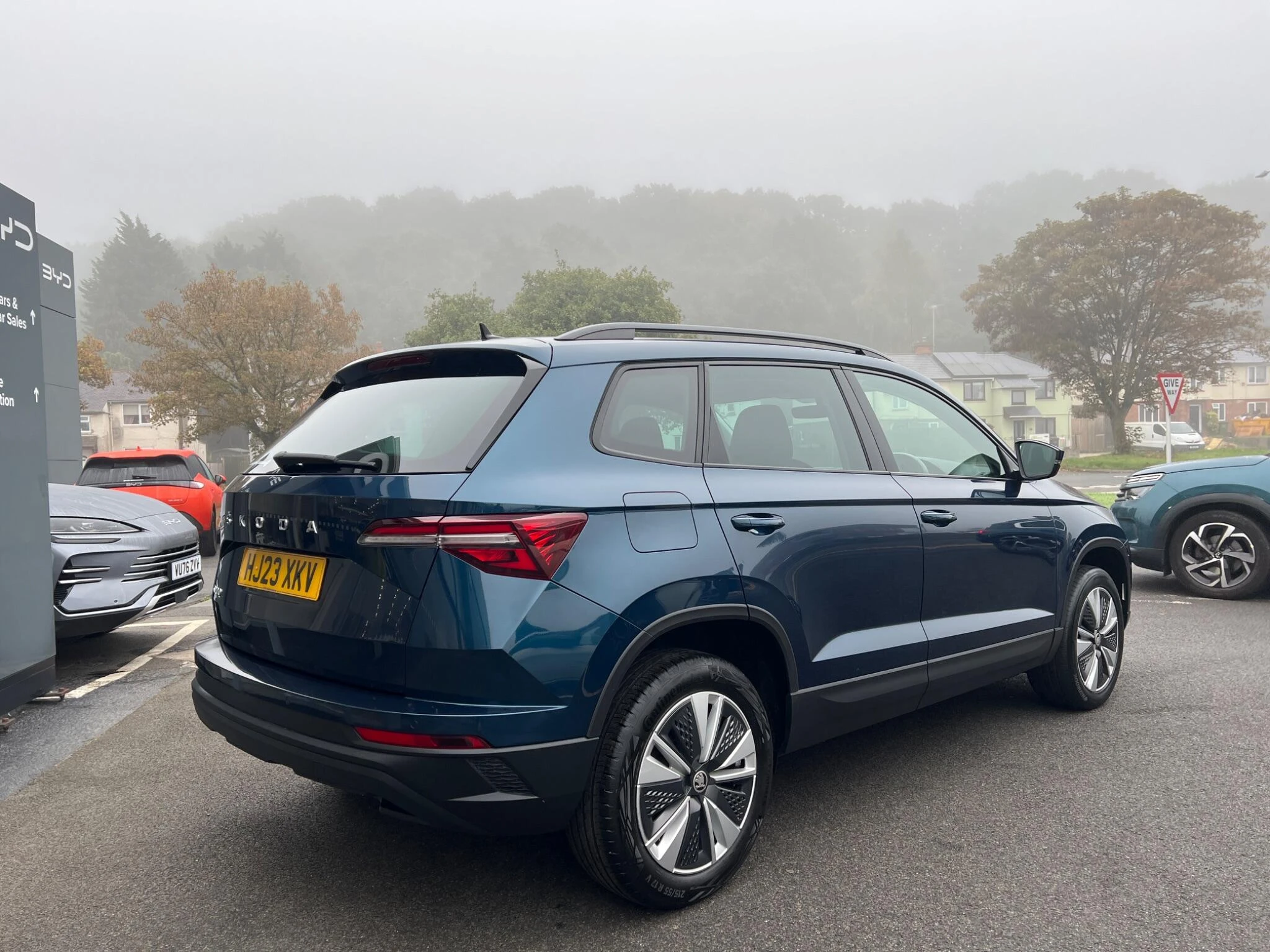 Vehicle image 13