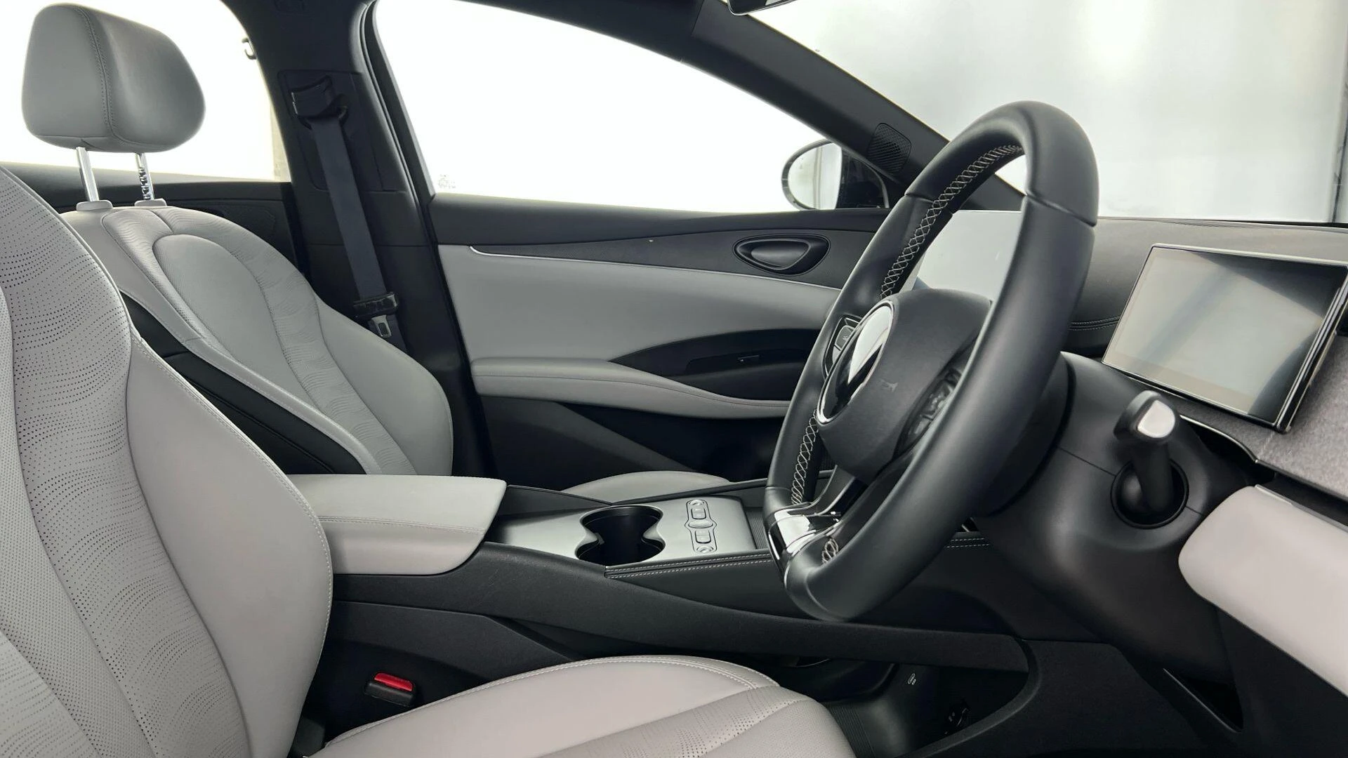 Vehicle thumbnail 3