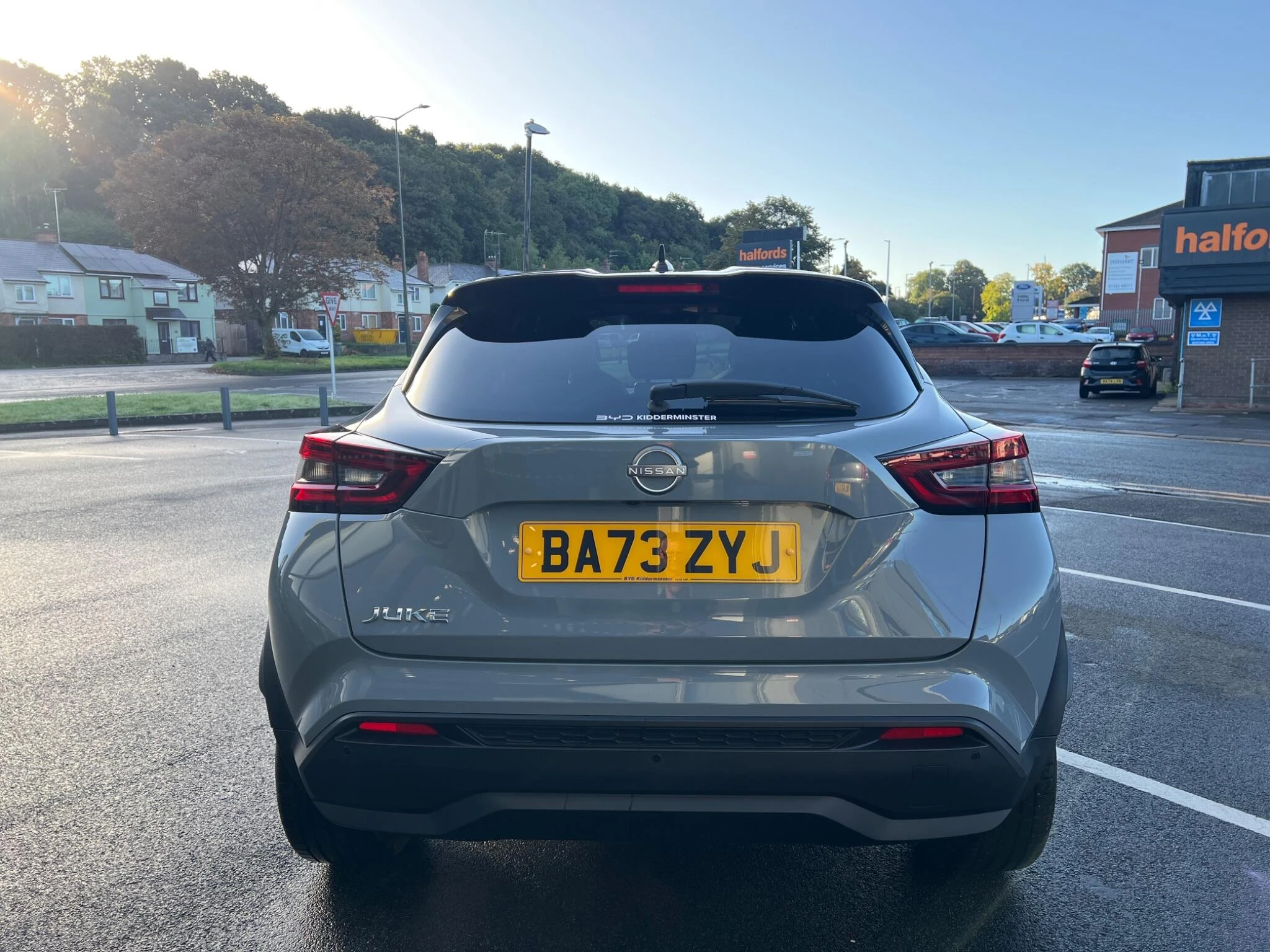 Vehicle image 9