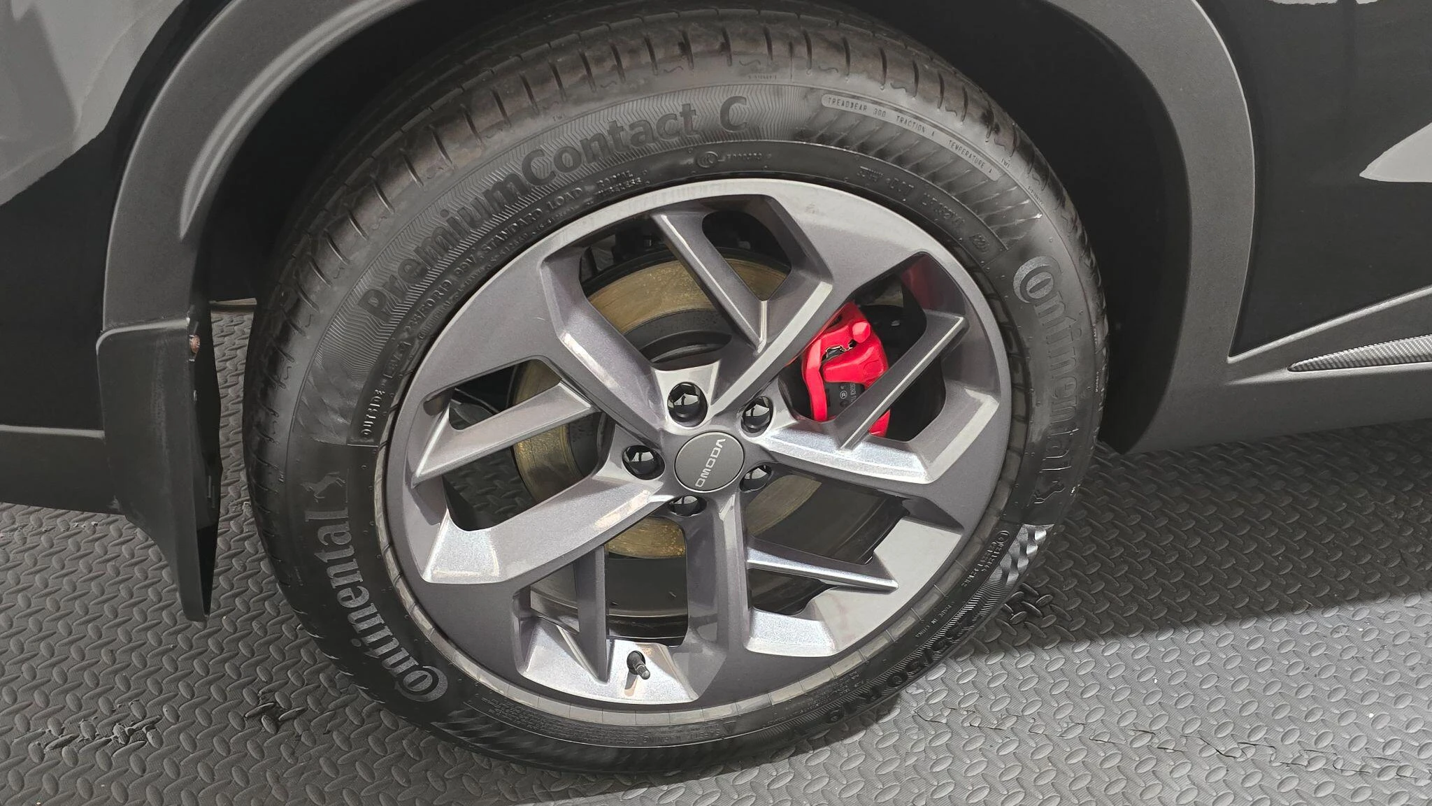 Vehicle image 32
