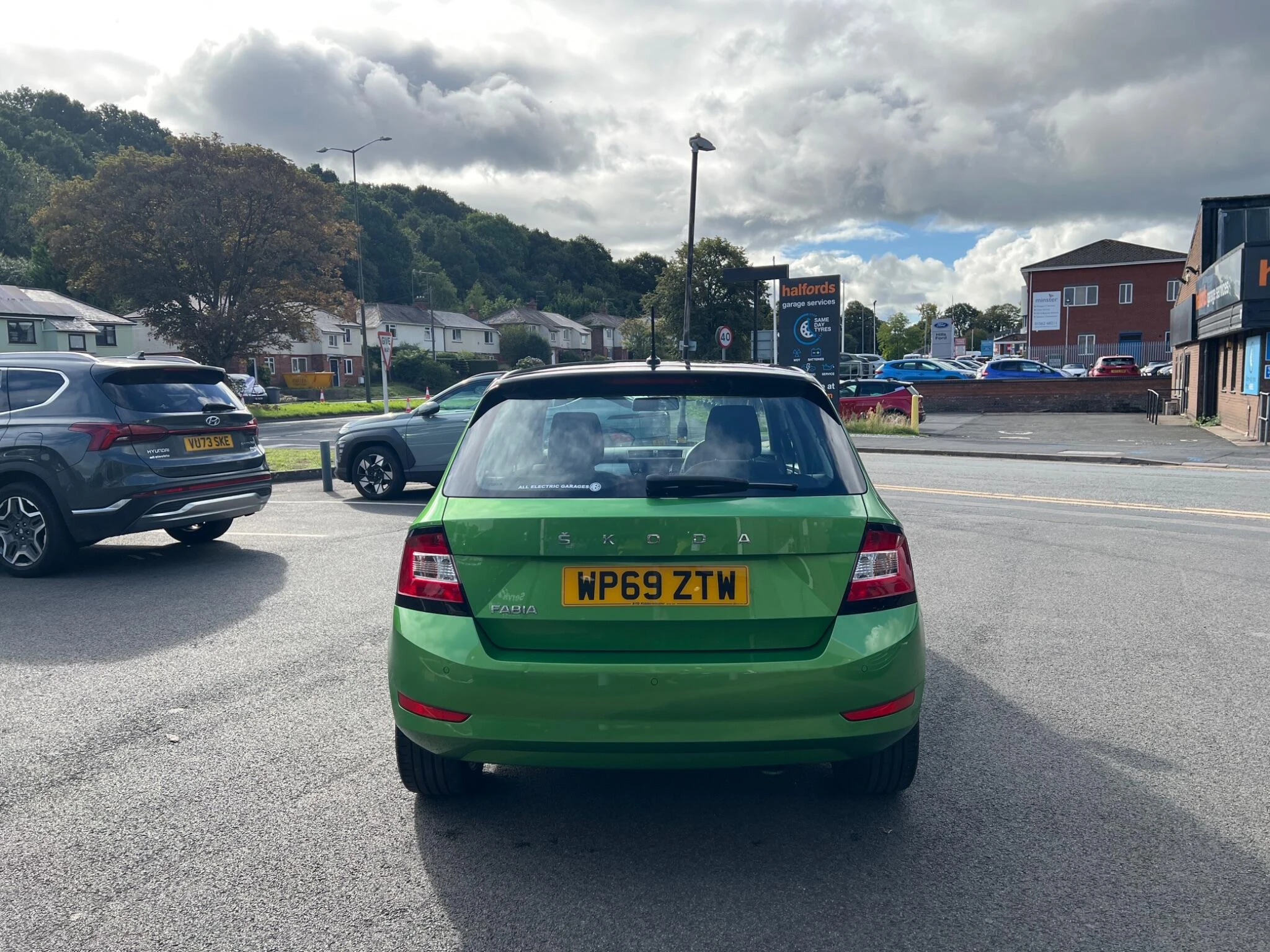 Vehicle image 13